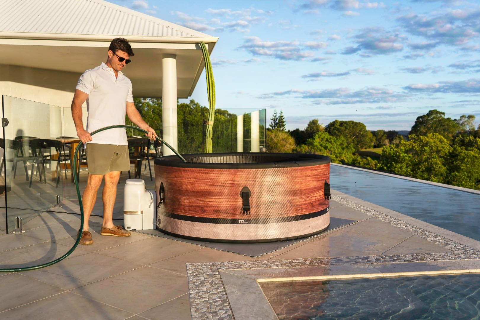 MSpa Whirlpool Duet 173x173x65 cm – Aufblasbarer Whirlpool für 6 Personen mit 138 Massagedüsen, PTC-Heizung, UVC+ Desinfektion, Anti-Frost-System & App-Steuerung