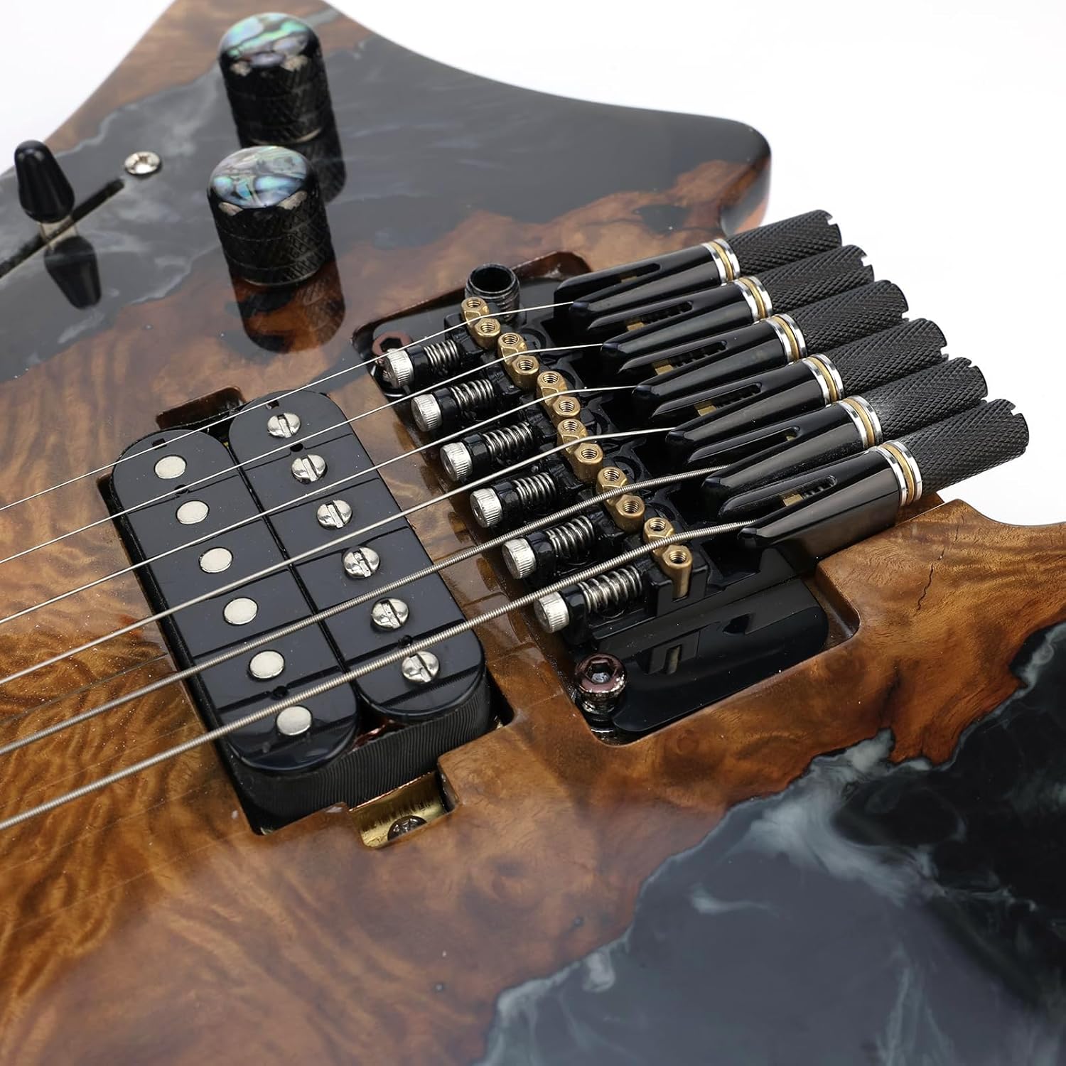 10.5mm Headless Electric Guitar Bridge Brass Block Saddle Hardened Steel Plate 2 point tremolo bridge for 6 String Headless Electric Guitar Replacement parts（Black Tailpiece Nut）