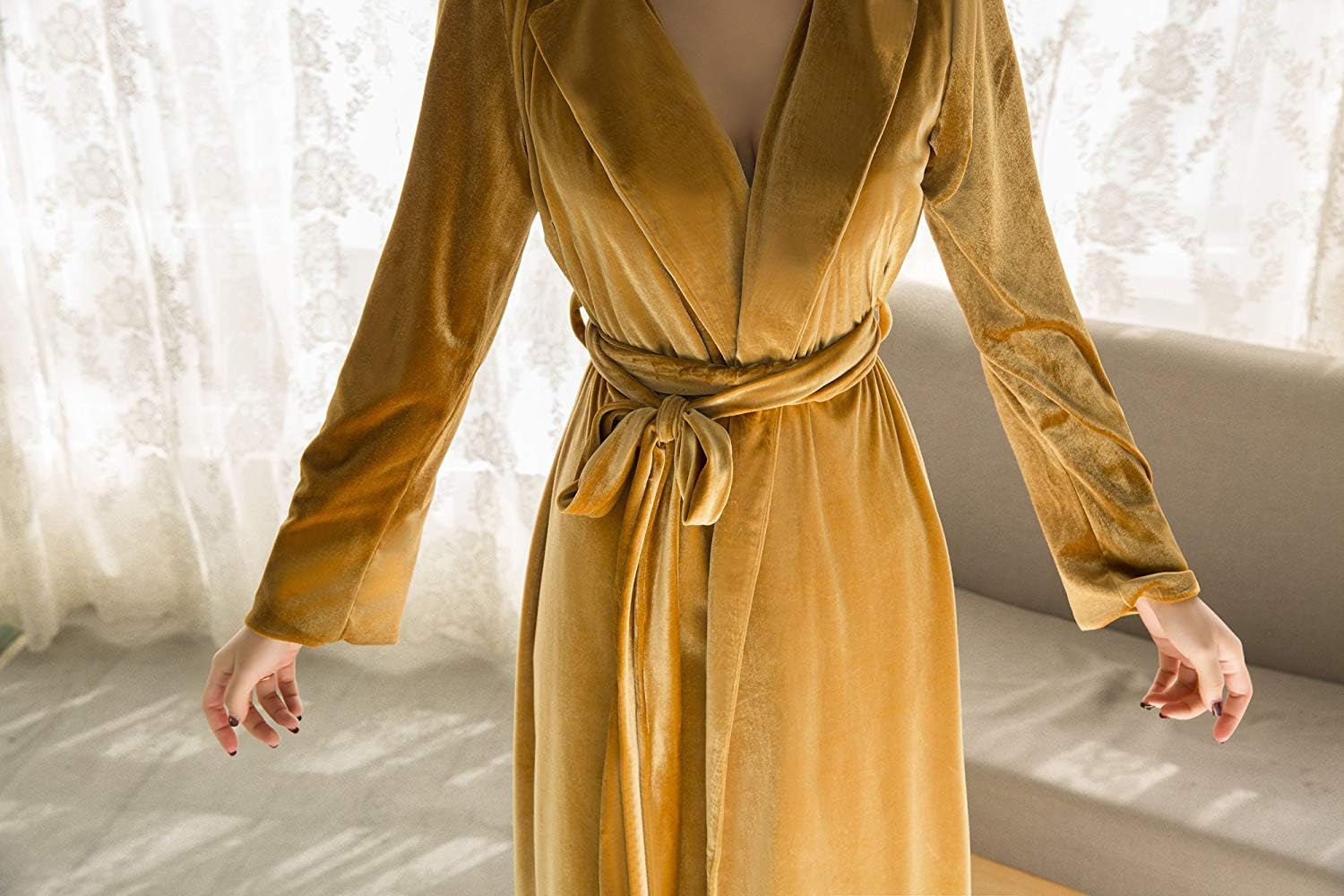 Kelaixiang Women's Long Bathrobe Fuzzy Velvet Warm Robes for Winter Plush Shawl - Image 3