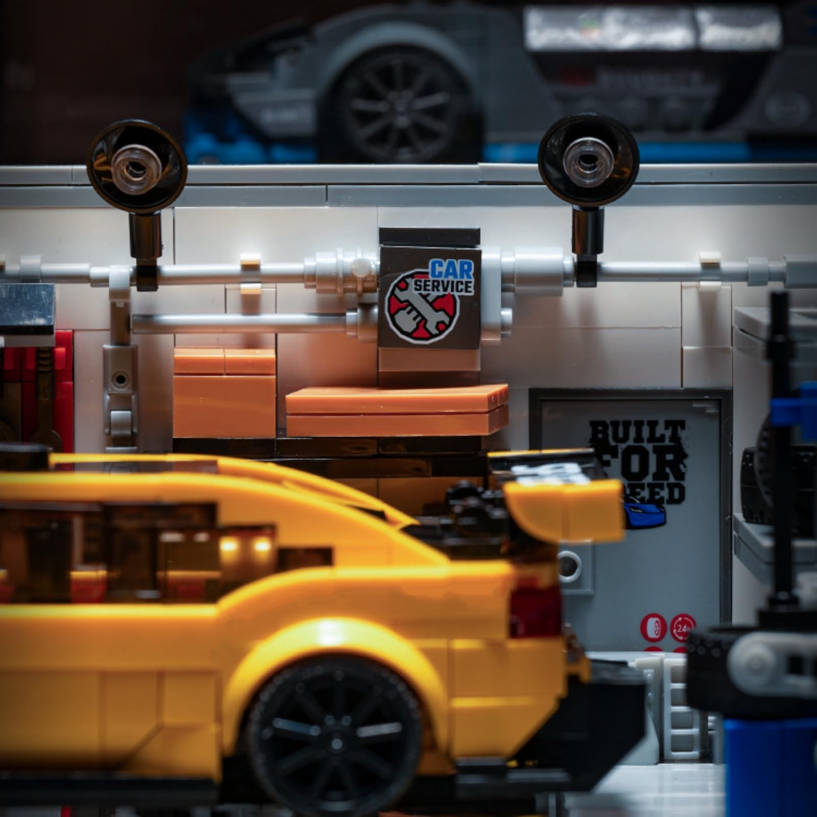 City Autowerkstatt für Sportwagen Bausteine, 763 Teile Autowerkstatt Rennwagen Bausteine Set, STEM Sportwagen Klemmbausteine Ausstellungsständer Modell, Home Office Deko Geschenk