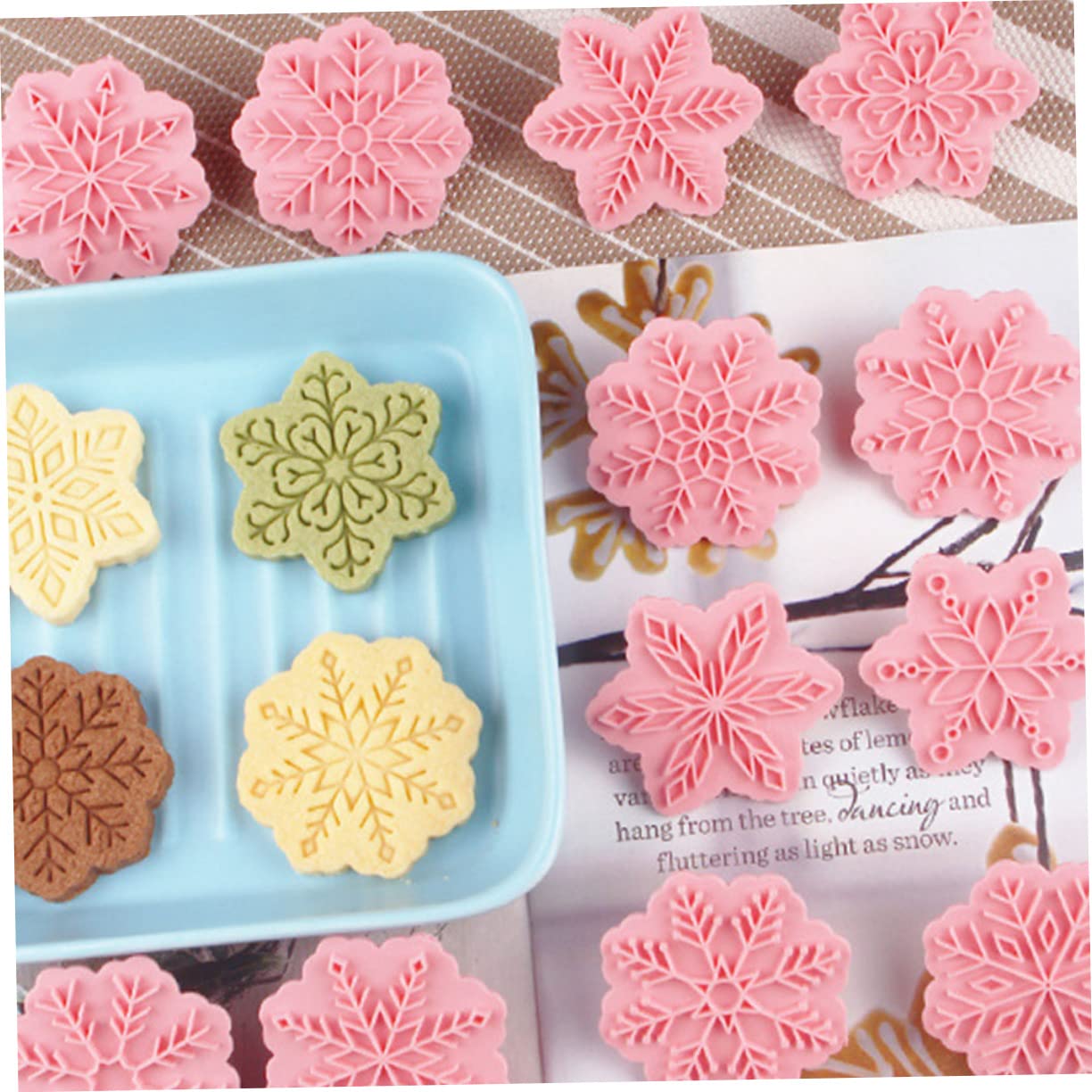Cabilock 4 Sätze Schneeflocken Schablone Kekspresse Kleine Weihnachts Keksausstecher Keksausstecher Aufpressform Für Gebäck Süße Form Kekspresse Rentier Keks 18 Stück * 4