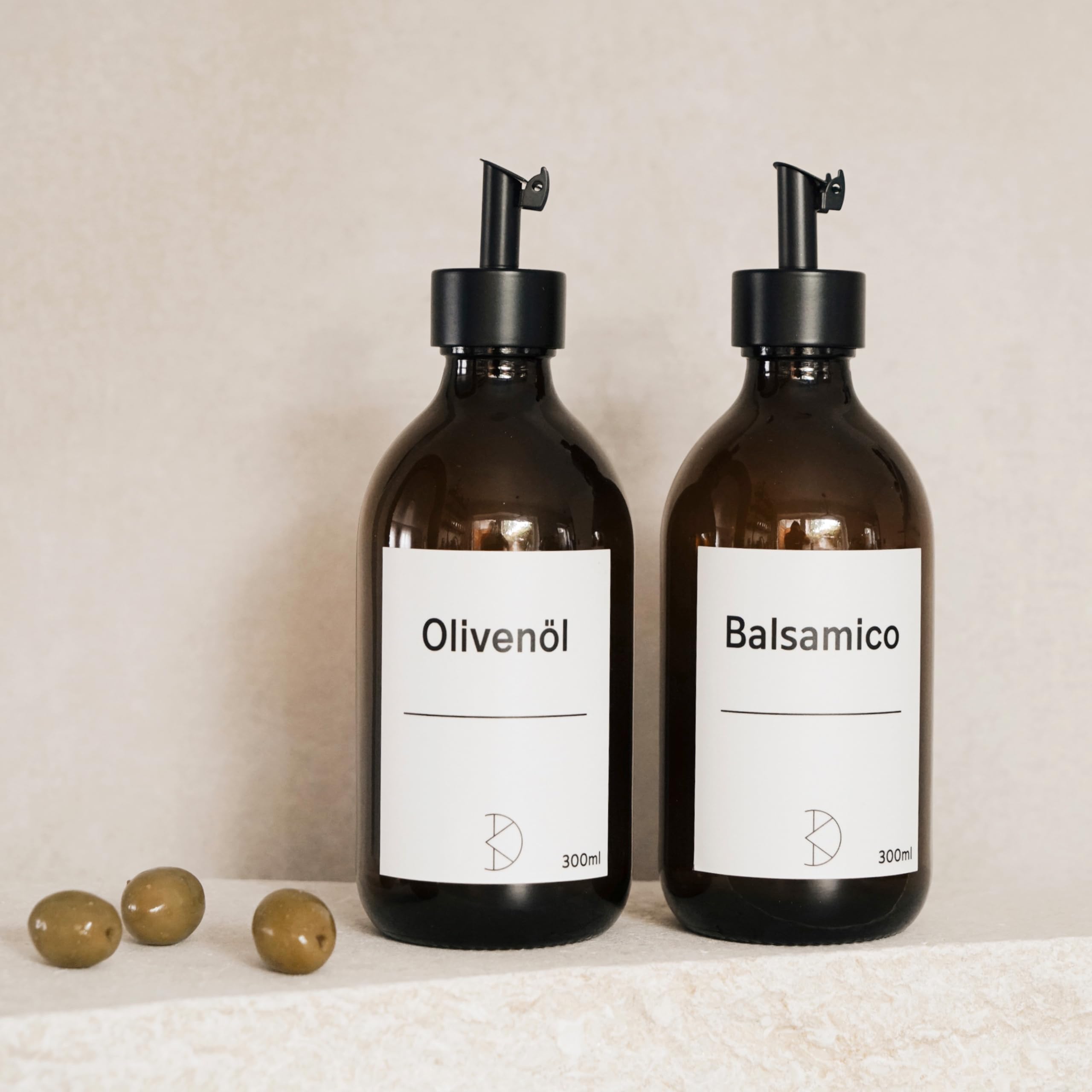 6 botellas de aceite para rellenar, dispensador de aceite moderno de cristal ámbar con boquilla de acero inoxidable, dispensador de aceite, vinagre y balsámico, diferentes pegatinas, 300