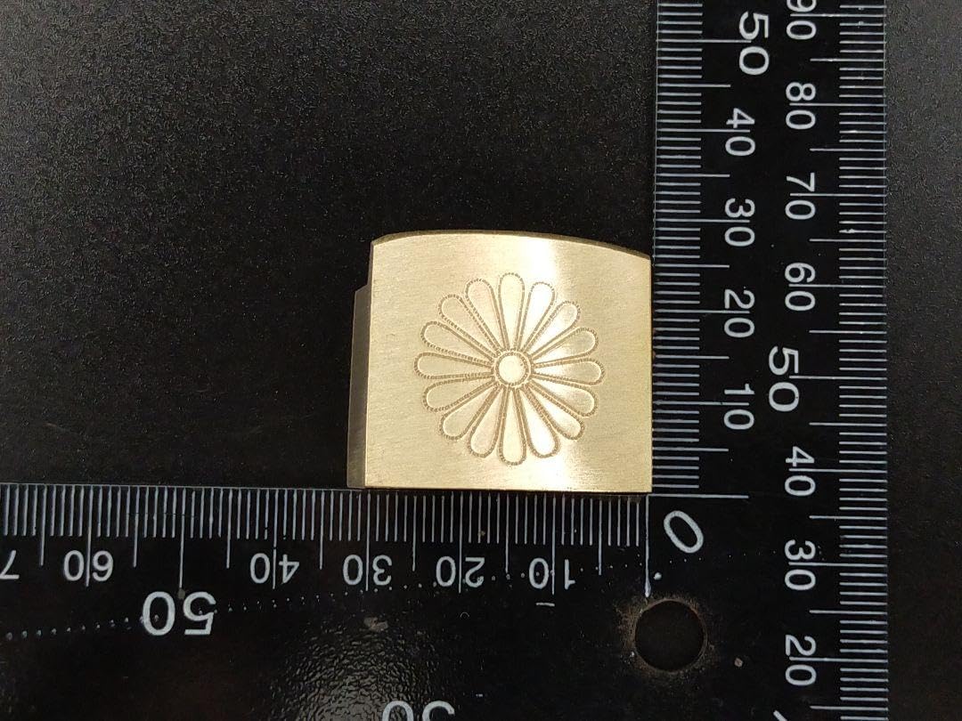 Amazon.co.jp: はばき 銅製彫刻 菊紋図 家紋 金工 ハバキ 日本刀装具