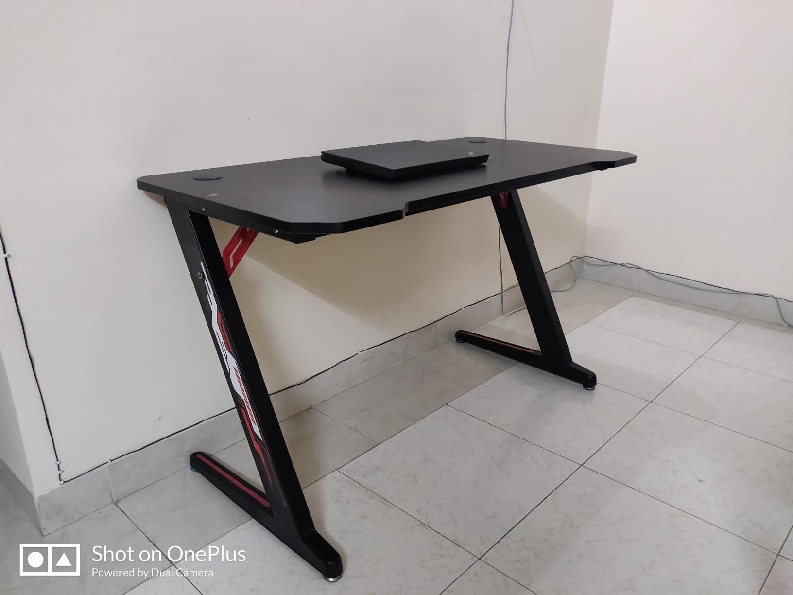 TARKAN Professional Gaming Desk Large Carbon Fiber Surface Table for