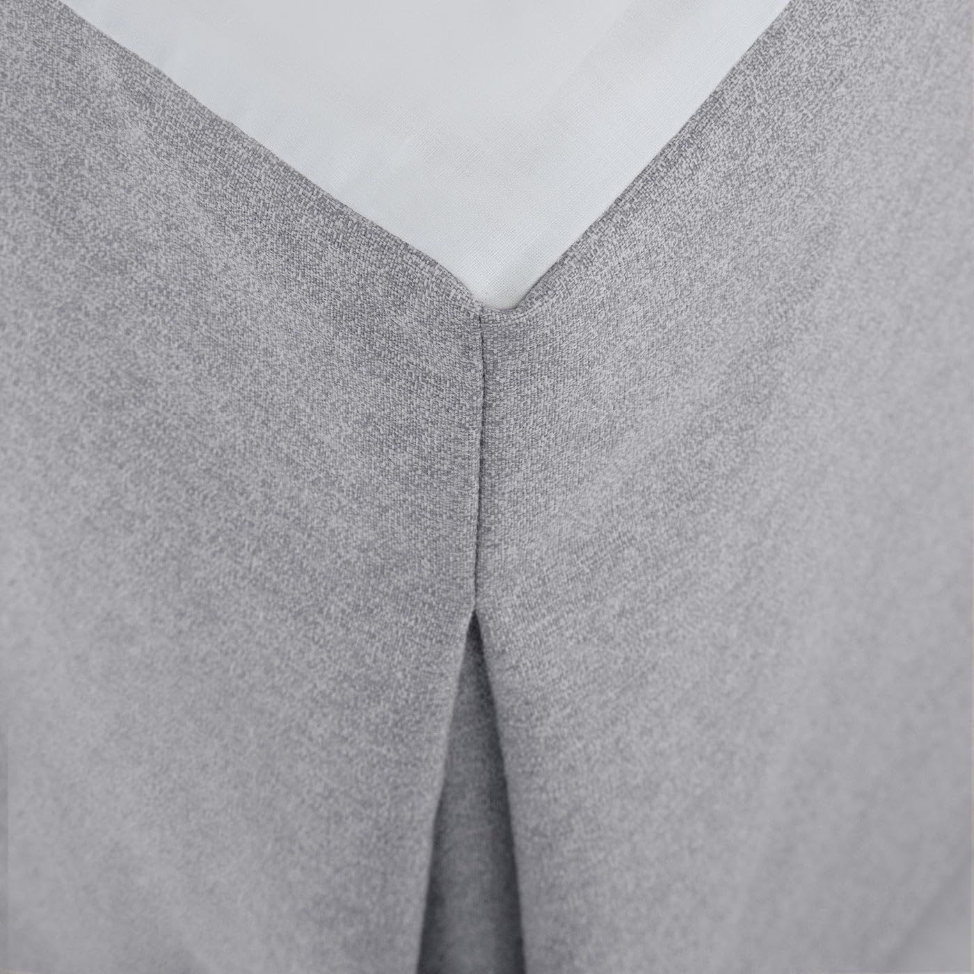 Henko - Cubre Canapé - Color Gris - Tejido Resistente con Fuelle Inglés - Fabricado en España - Elegante y Práctico - Medida 180x200+30 cm (Evelyn Gris)
