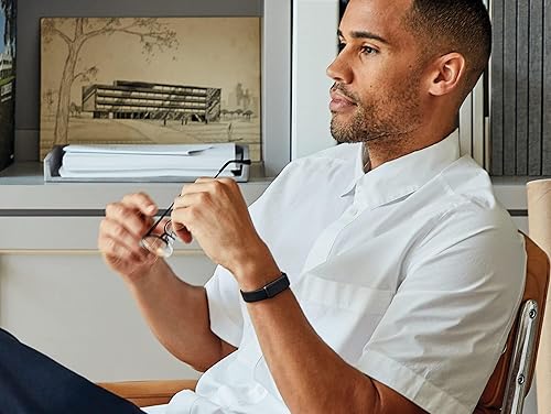 Vista 6 de Fitbit Luxe-Rastreador de Fitness y Bienestar con Gestión del Estrés, Seguimiento del Sueño y Frecuencia Cardíaca 24/7, Negro/Grafito, Talla Única