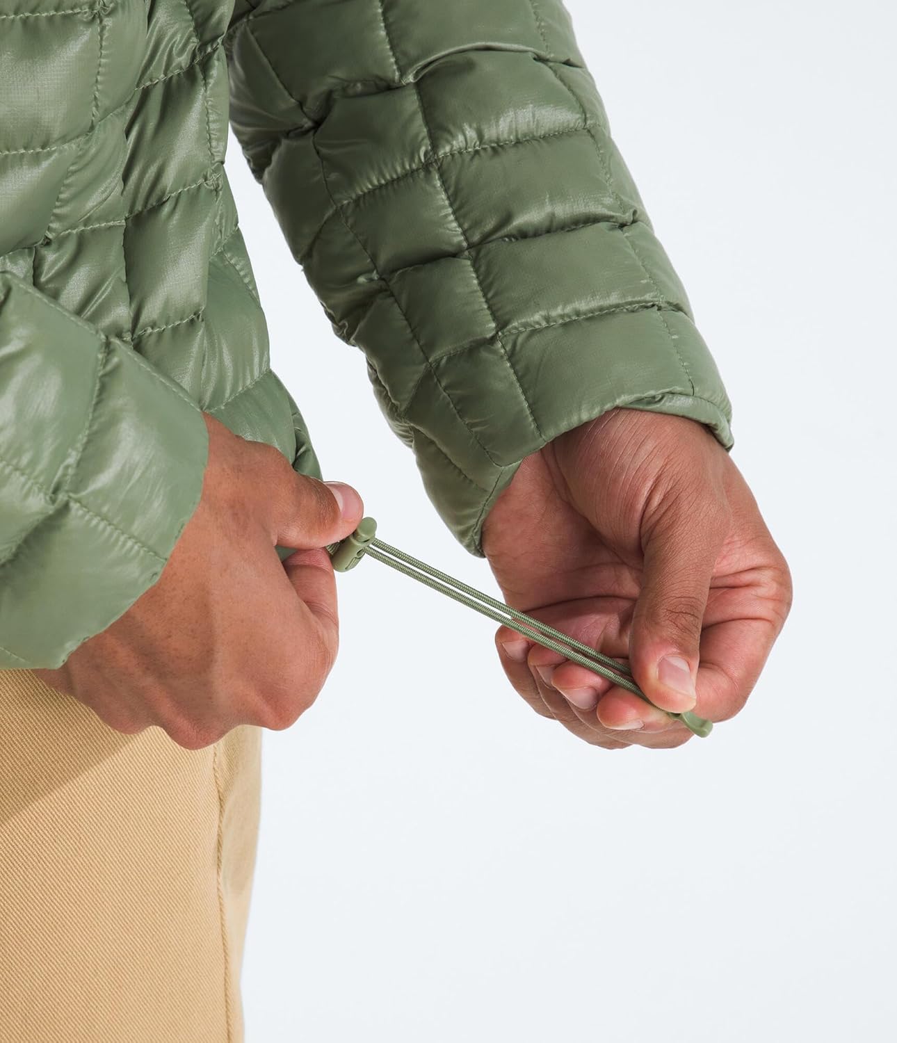 THE NORTH FACE Men's Thermoball Hooded Jacket | Lightweight, Wind & Water Resistant Fabric, Synthetic Insulation - Image 6
