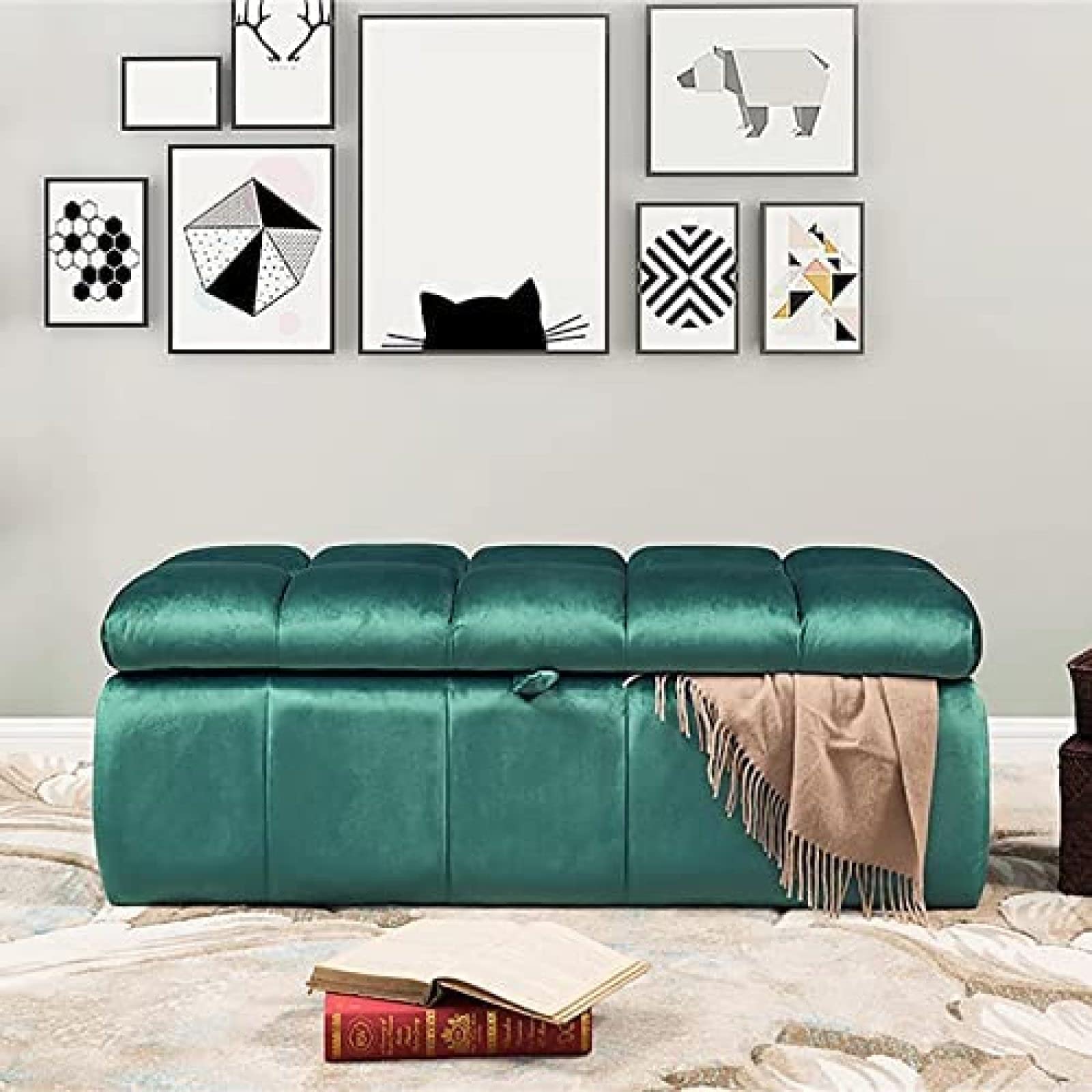 Banc de chambre moderne pour optimiser l'espace et ranger vos plaids