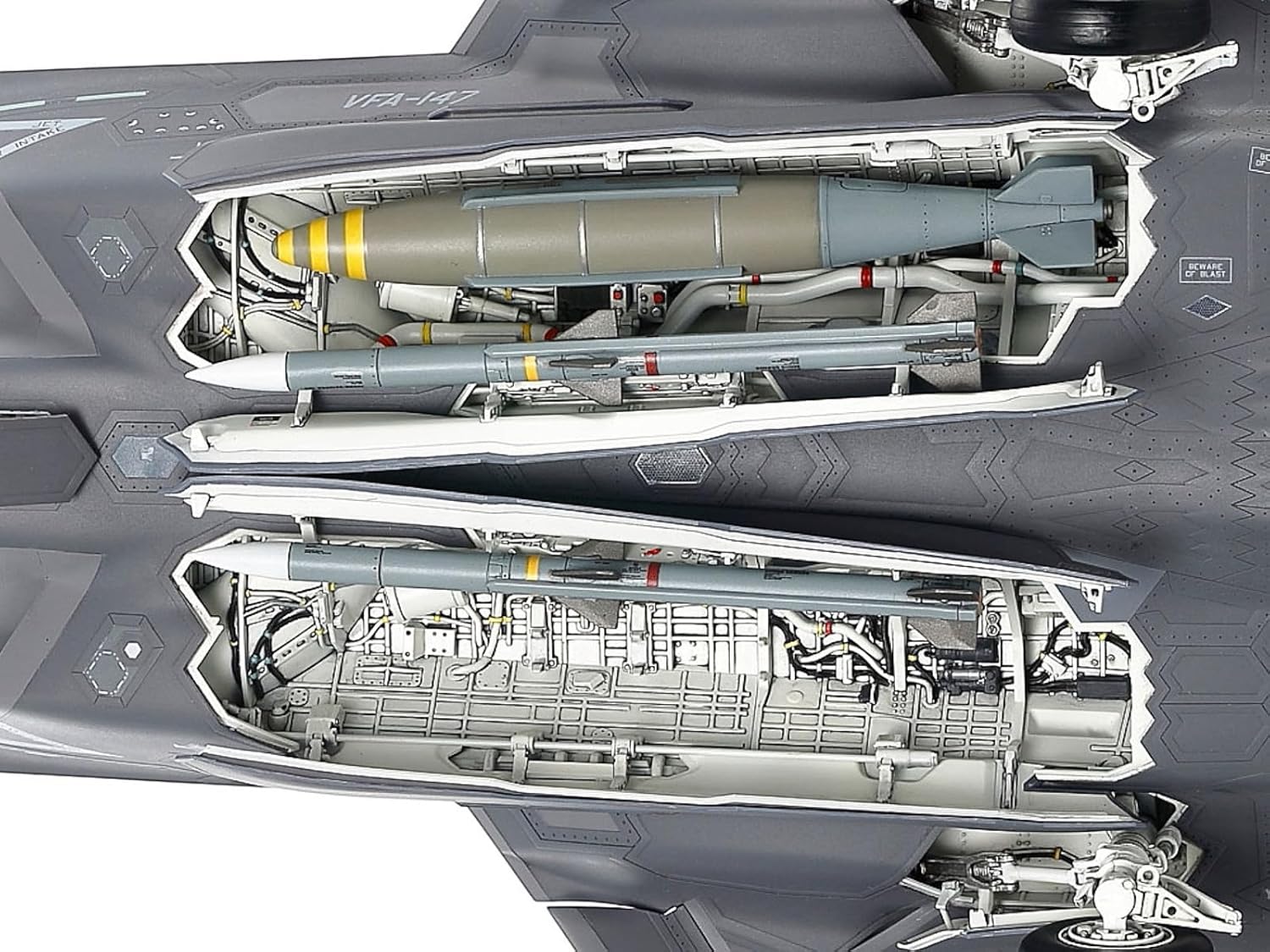 antsipiriany view of TAMIYA F-35C weapons bay