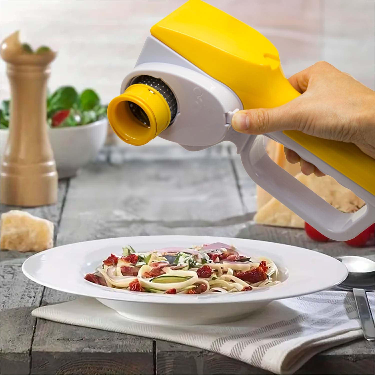 Avilia Grattugia Elettrica Cordless Multifunzione - 3 Rulli in Acciaio Frutta e Pane, Grane Diverse per Formaggi Duri e Morbidi, Corpo in Plastica, 12W, Giallo e Verde