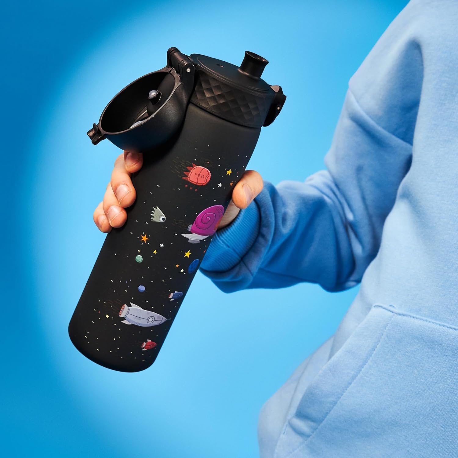 Ion8 Water Bottle, 500 ml/18 oz, Leak Proof, Easy to Open, Secure Lock, Dishwasher Safe, BPA Free, Hygienic Flip Cover, Carry Handle, Easy Clean, Odor Free, Carbon Neutral, Black, Spaceships Design - Image 8