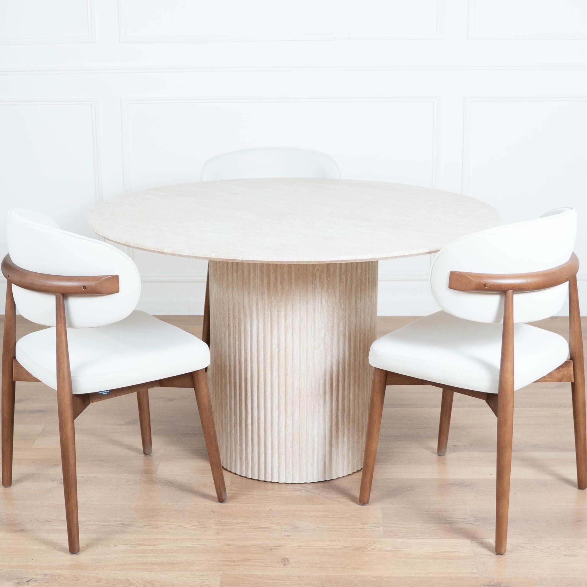 Table à Manger Ronde Pillard – Table Design Effet travertin pour Salle à Manger – Convivialité Naturelle et Usage Quotidien – Pied Central cannelé Stable – Style Chic et Lumineux