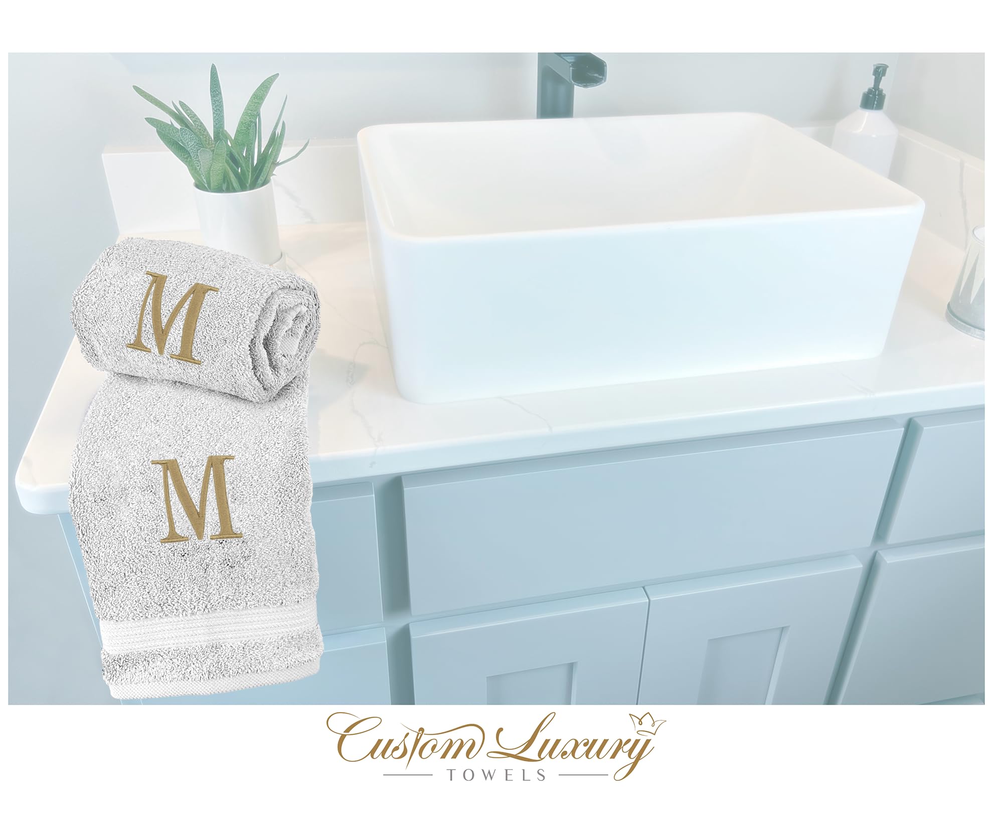 Toallas de mano con monograma – a elegir entre 100% algodón turco o fabricadas en Estados Unidos – Lujosa calidad de spa – Juego de 2 – Monograma moderno bordado de hilo dorado – Toallas personalizadas