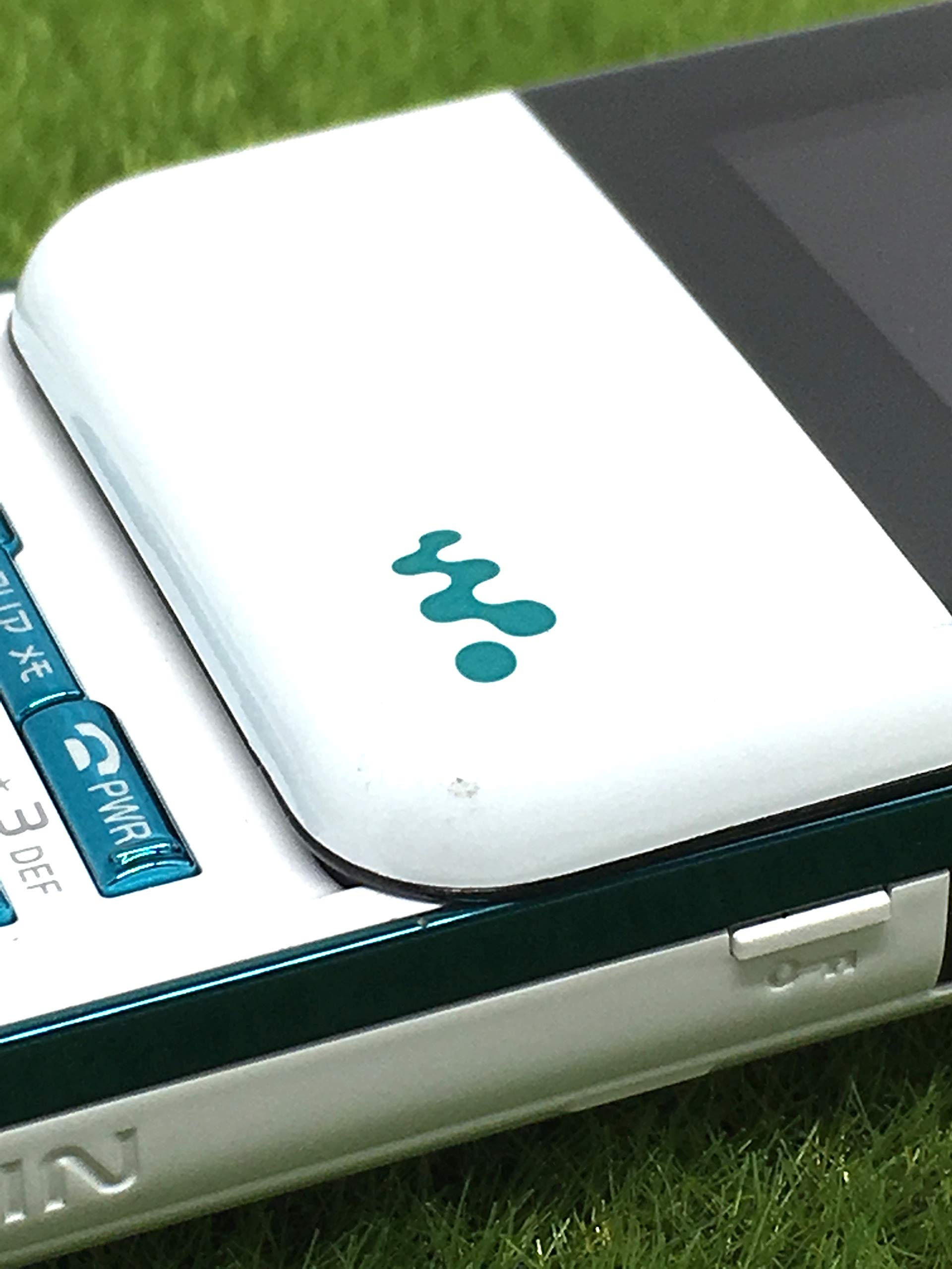 Amazon | Sony Ericsson WIN W65S [Walkman Phone Xmini] ホワイト 