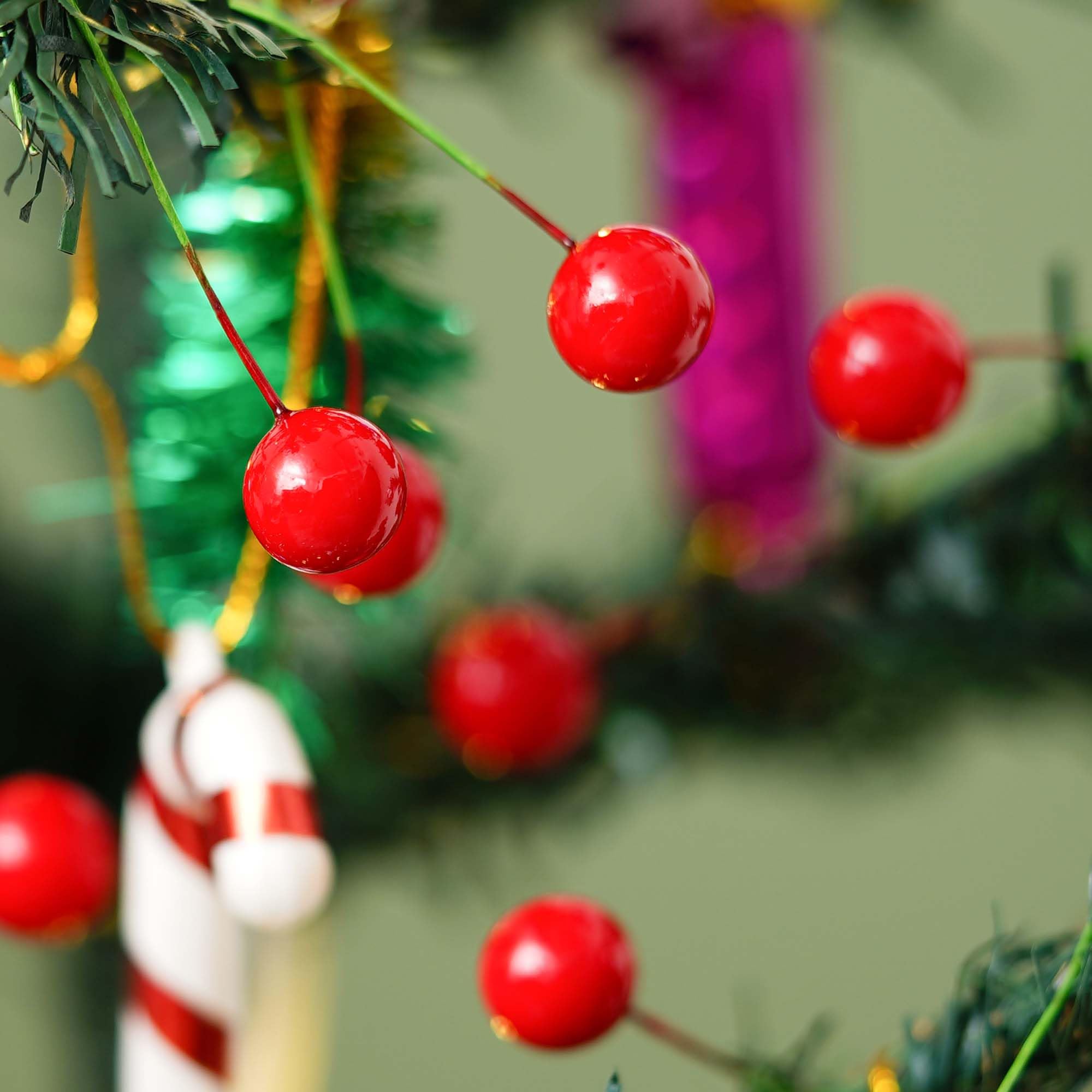 eCraftIndia Christmas Decor Artificial Holi Berries Cheery Fruit for Christmas Tree Decoration Flower Wreath DIY Xmas Craft (Pack of 50) Ornaments Props Xmas Decorations Items for Home Office 4