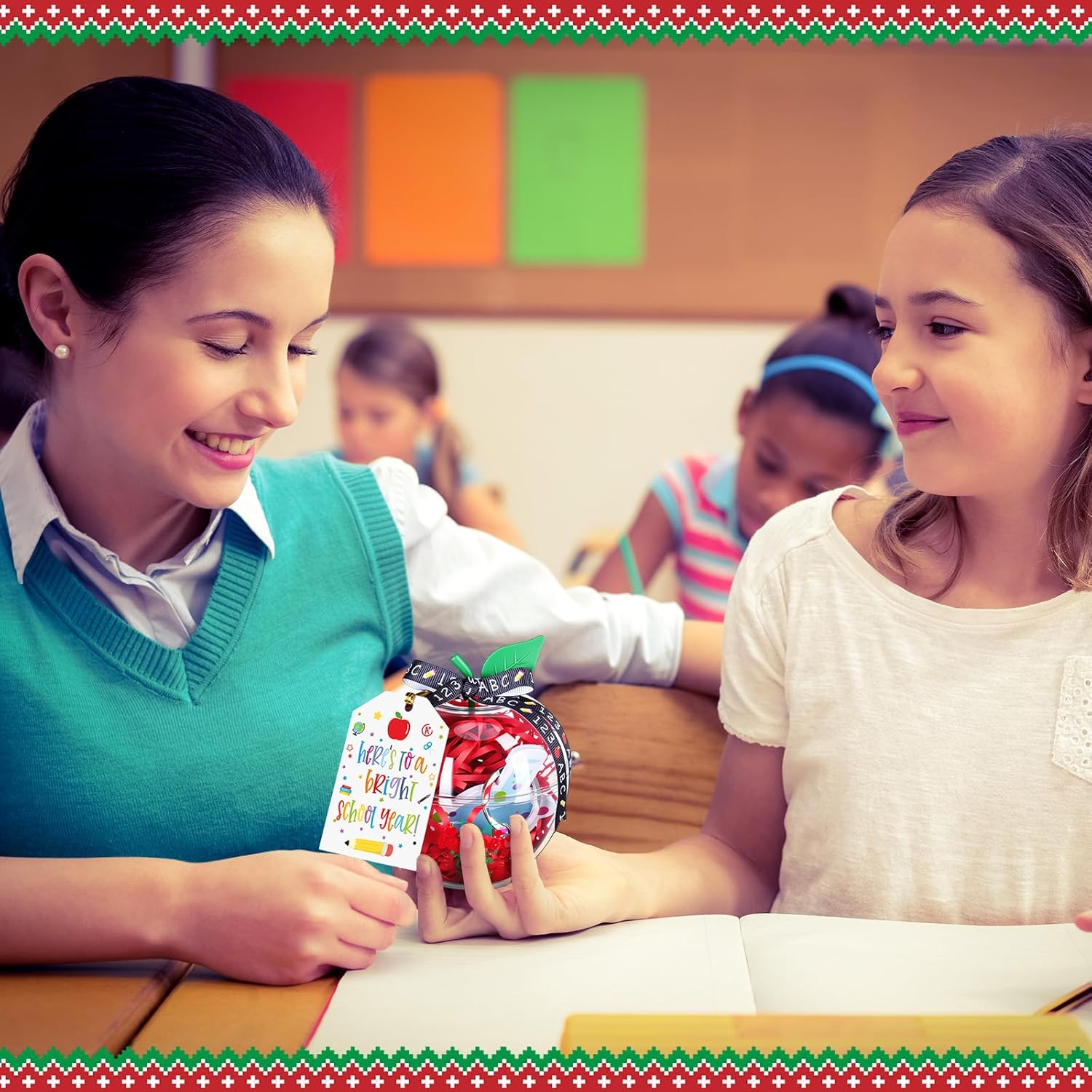 18 Sets Plastic Apple Container Teacher Appreciation Gifts, Large Apple Shaped Candy Jars Treat Boxes for Teachers Thank You Gifts, Christmas Party Favors (Clear)