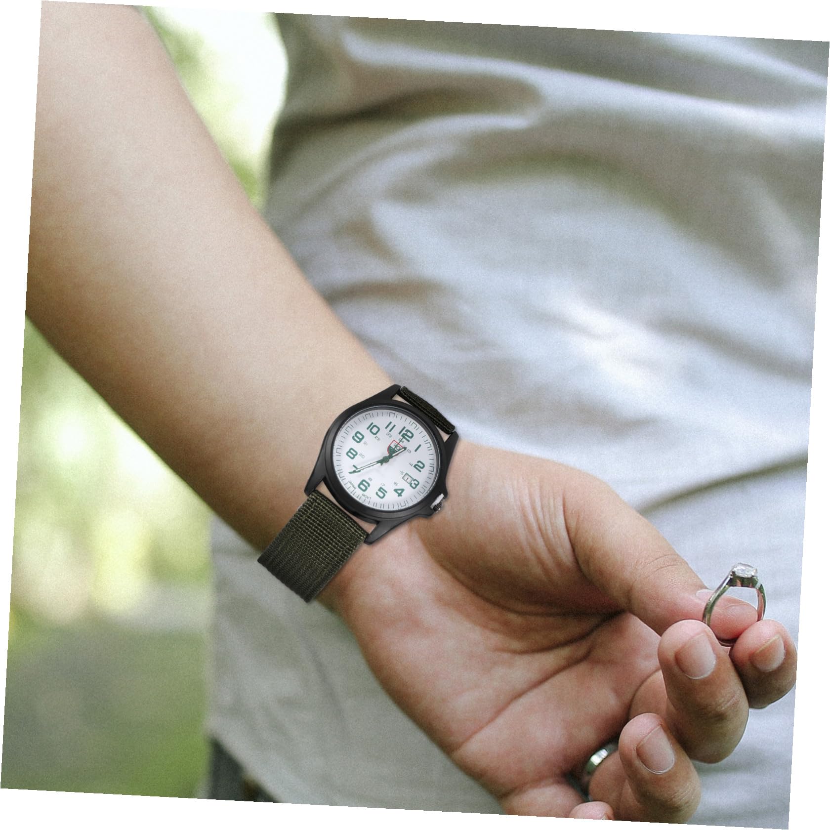 Reloj de Pulsera Calendario Integrado para Hombre de Cuarzo Correa de Nylon Tejido Verde y Diseño Deportivo Elegante para Uso Diario