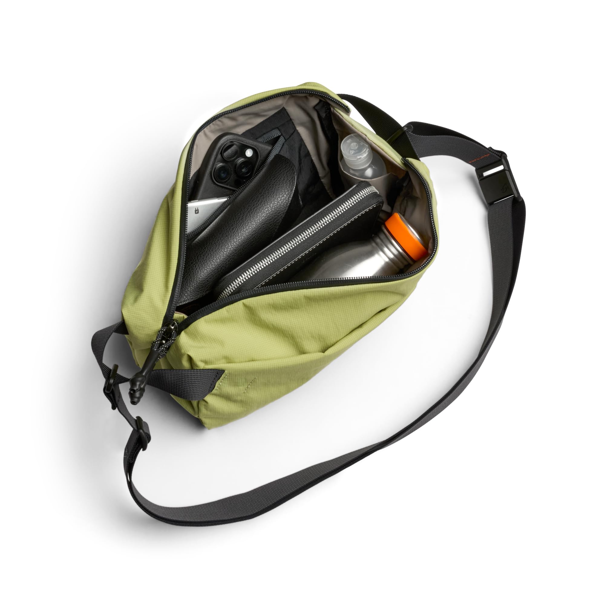 Bellroy　Lite Sling Amazon.com: Bellroy Lite Sling Mini - ArcadeGray : Clothing