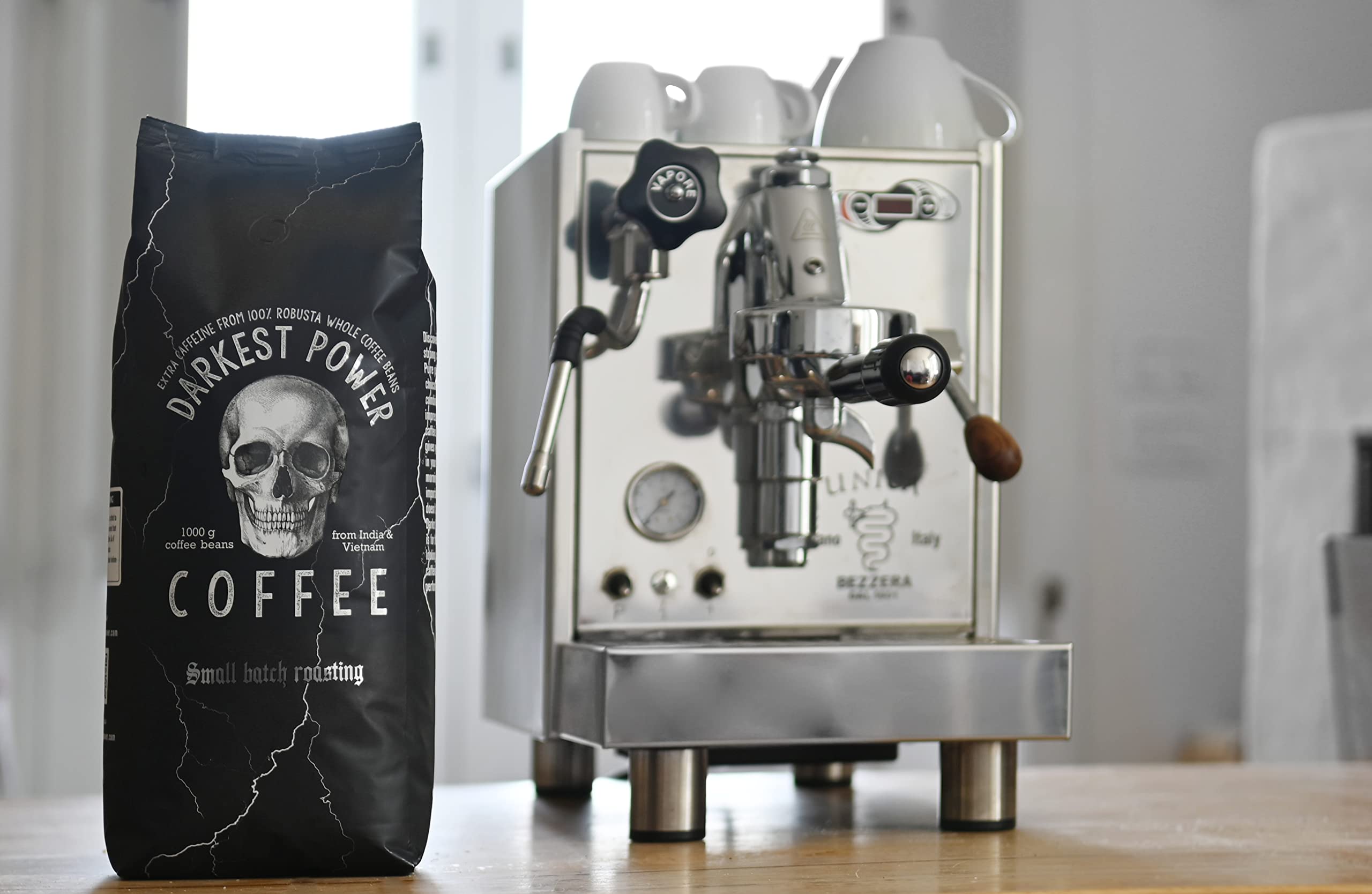 Darkest Power Coffee 100% Robusta Espresso Kaffeebohnen 1 kg extra stark | 100% Robusta, extra stark, viel Koffein, aromatisch, nicht bitter, wenig Säure, schokoladig – Zufriedenheitsgarantie.