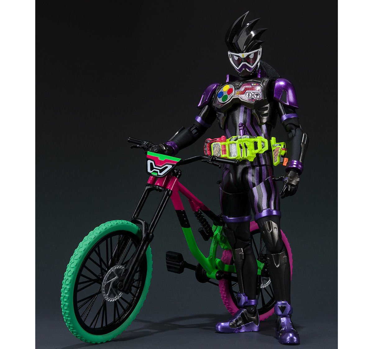 Amazon.co.jp: S.H.Figuarts 仮面ライダーゲンム アクションゲーマー 