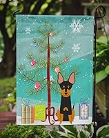 Vista 1371 de Caroline's Treasures BB4243GF Bandera de jardín con texto en inglés «Merry Christmas» con texto en inglés «Merry Christmas», bandera decorativa