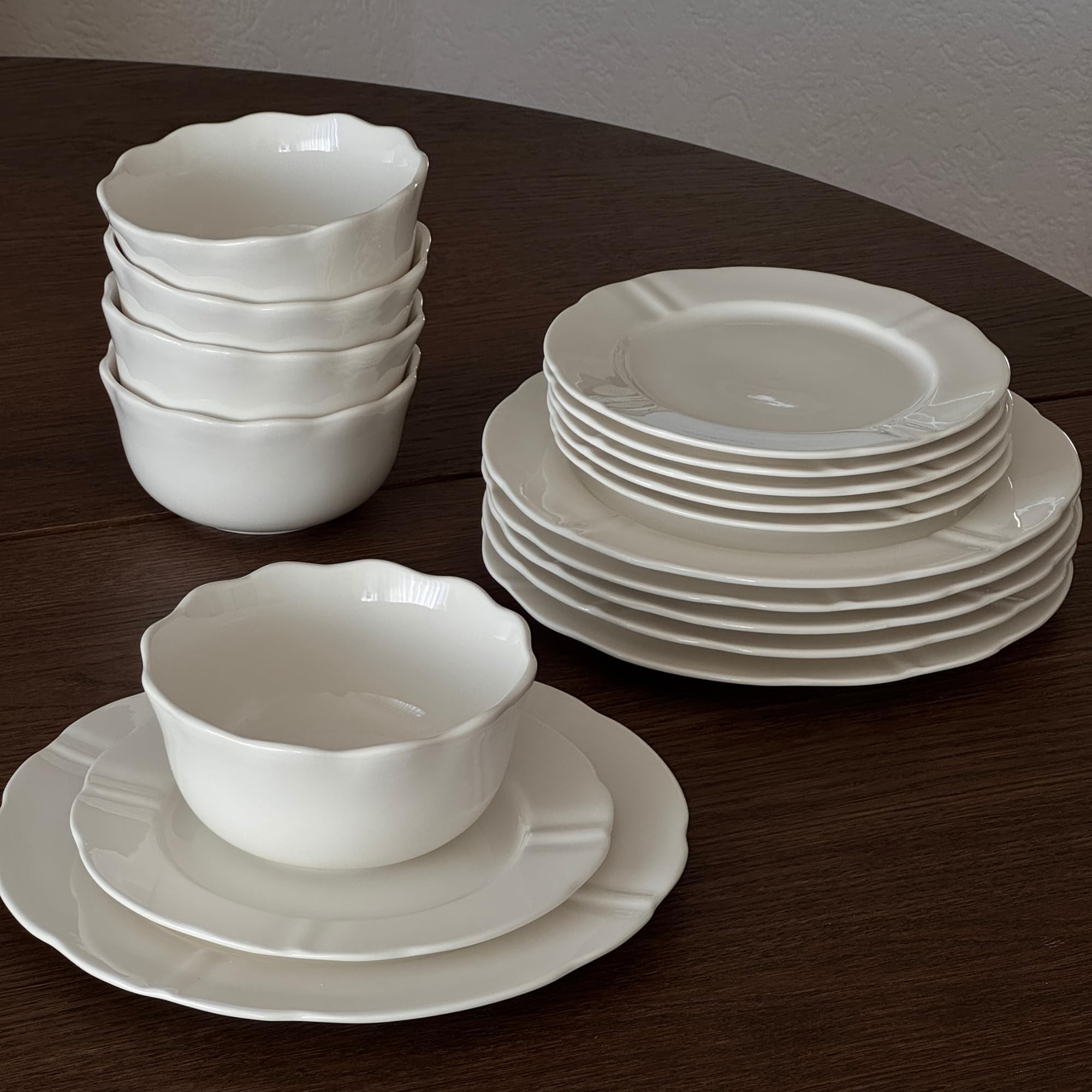 Zoha Plain White Geschirrset 18 Teilig für 6 Personen – Weißes Porzellan Tellerset, Spülmaschinenfest & Mikrowellengeeignet, Minimalistisches Tafelservice