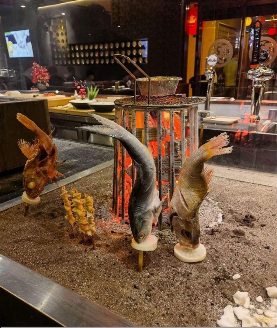 Amazon.co.jp: 原始焼きスタンド 炉端焼き 五徳 魚焼き 枠 囲炉裏 火鉢