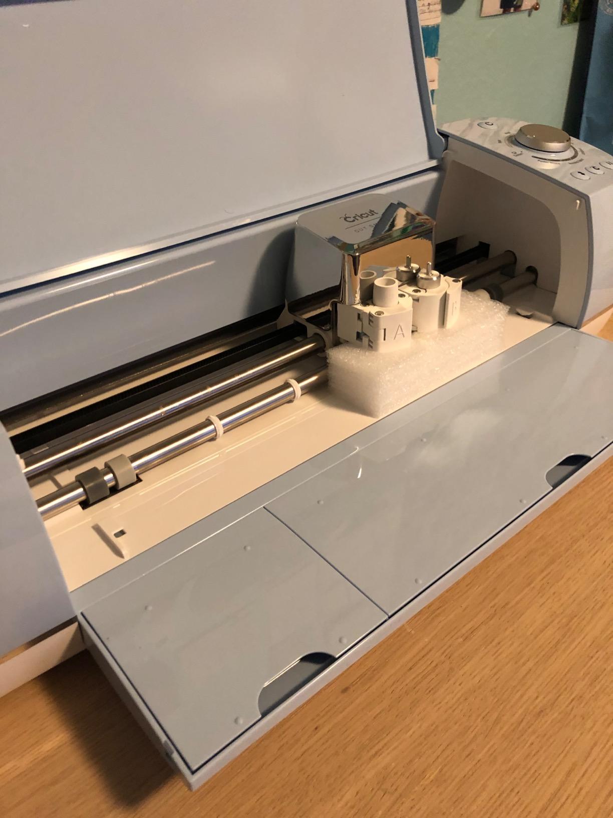 7 Best Vinyl Cutting Machines Reviews For 2022 [Videos Included]