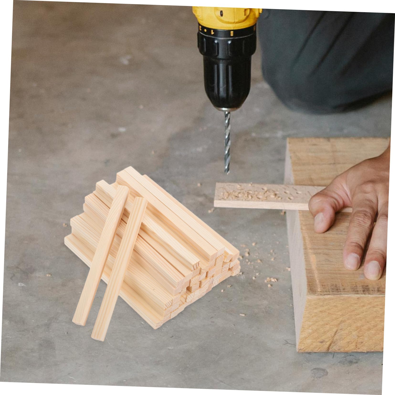 50 Stück Quadratische Holzstäbe Glatte Unbehandelte Holzdübel für Basteln Modellbau DIY Holzstreifen Kreative Holzstäbe für Malen Schneiden Kleben Stabiles Naturmaterial