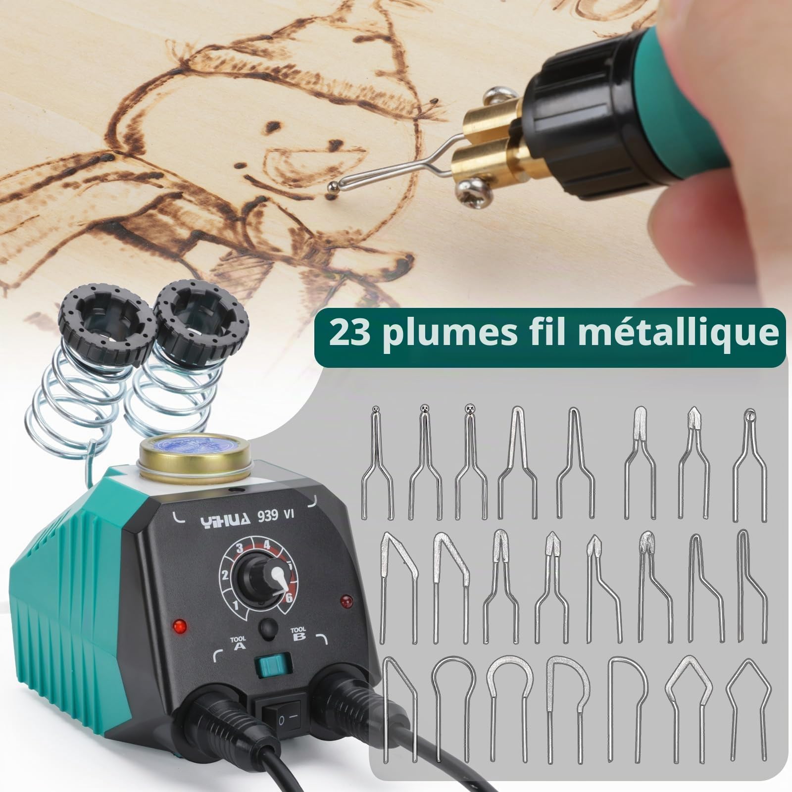 YIHUA 939-VI Kit de Pyrograveur sur Bois à Deux Stylos avec 23 Pointes en Fil de Formes Variées Stylo de Pyrogravure Détachable 6 Morceaux de Bois 6 Pochoirs comme Outil de Pyrograveur Bois(EU Plug)
