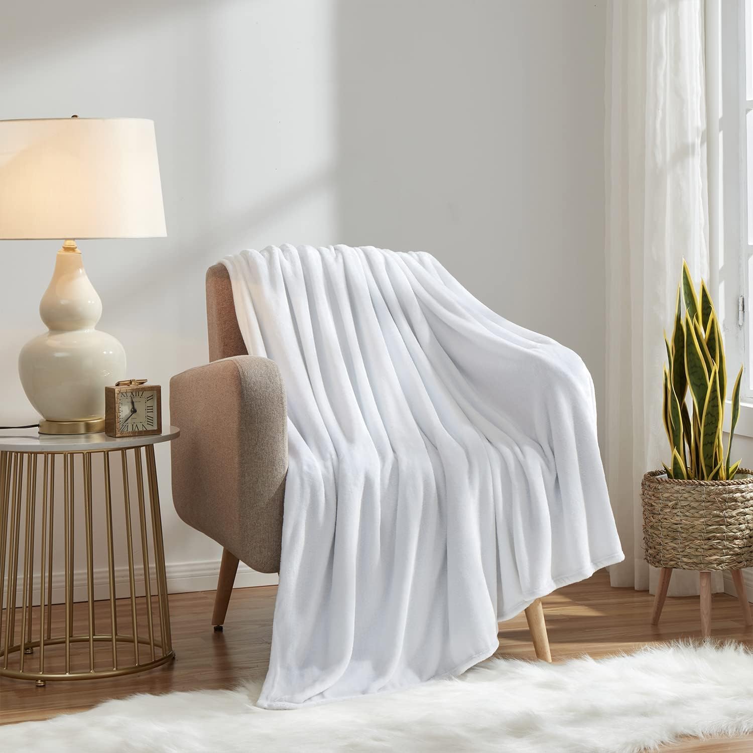 KMUSET Fleece Blanket White Queen Size Lightweight Cozy Plush Microfiber Bed Blanket Factory Shop