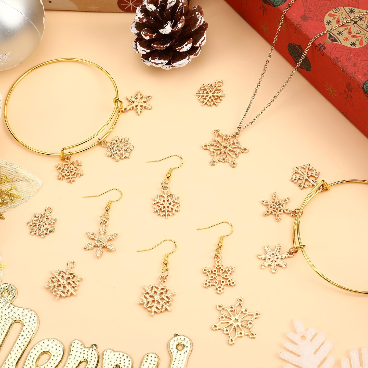 SANNIX 140Pcs Snowflake Charms, Christmas Charms Mixed Alloy KC Gold Snowflake Pendants for Holiday Bracelet Necklace Earrings Making and Crafting - Image 4