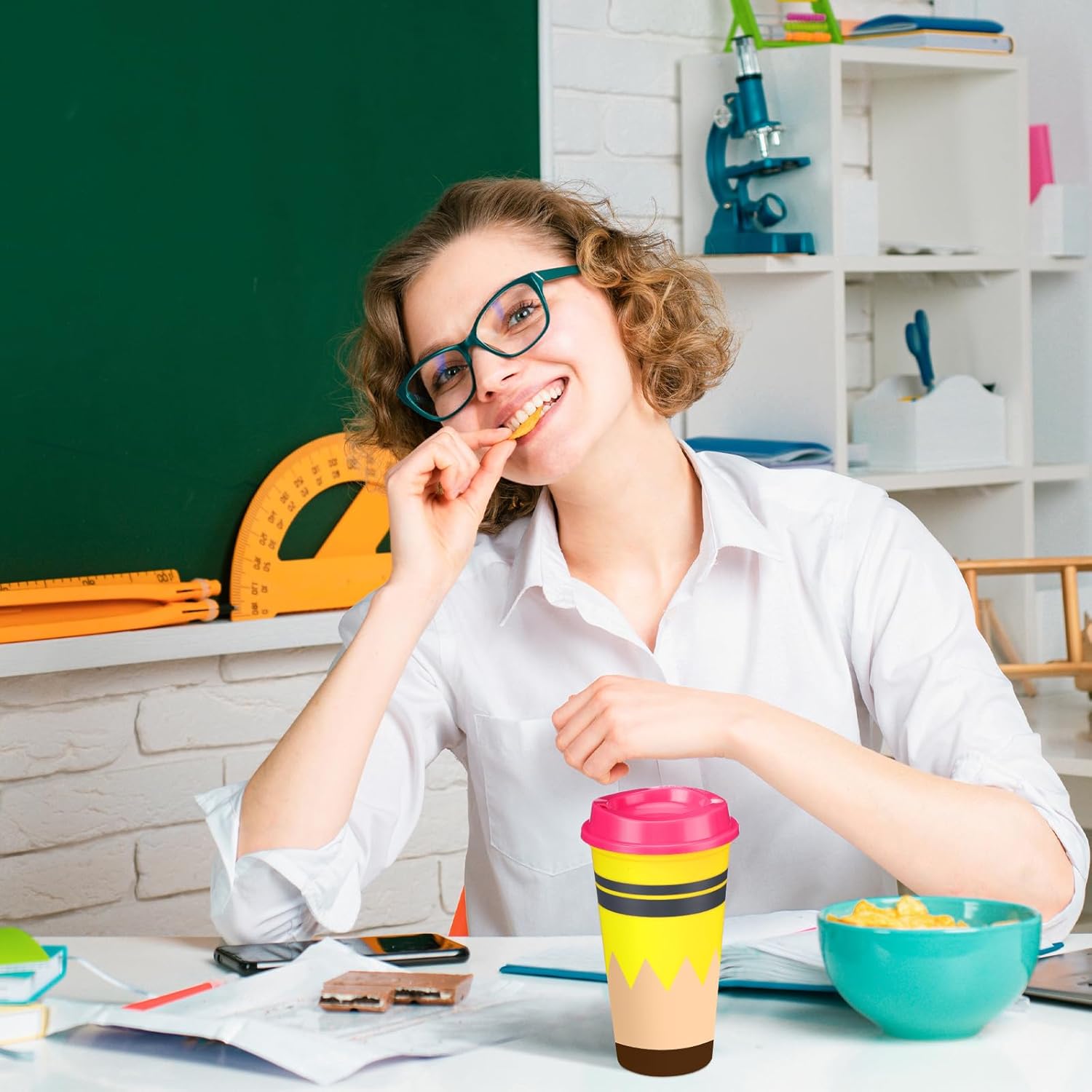 Skylety 24 Pcs Teacher Appreciation Gifts Teacher Gifts Bulk Teachers Deals Reusable Plastic Coffee Cup with Lid for Back to School Party Decorations (Elegant)