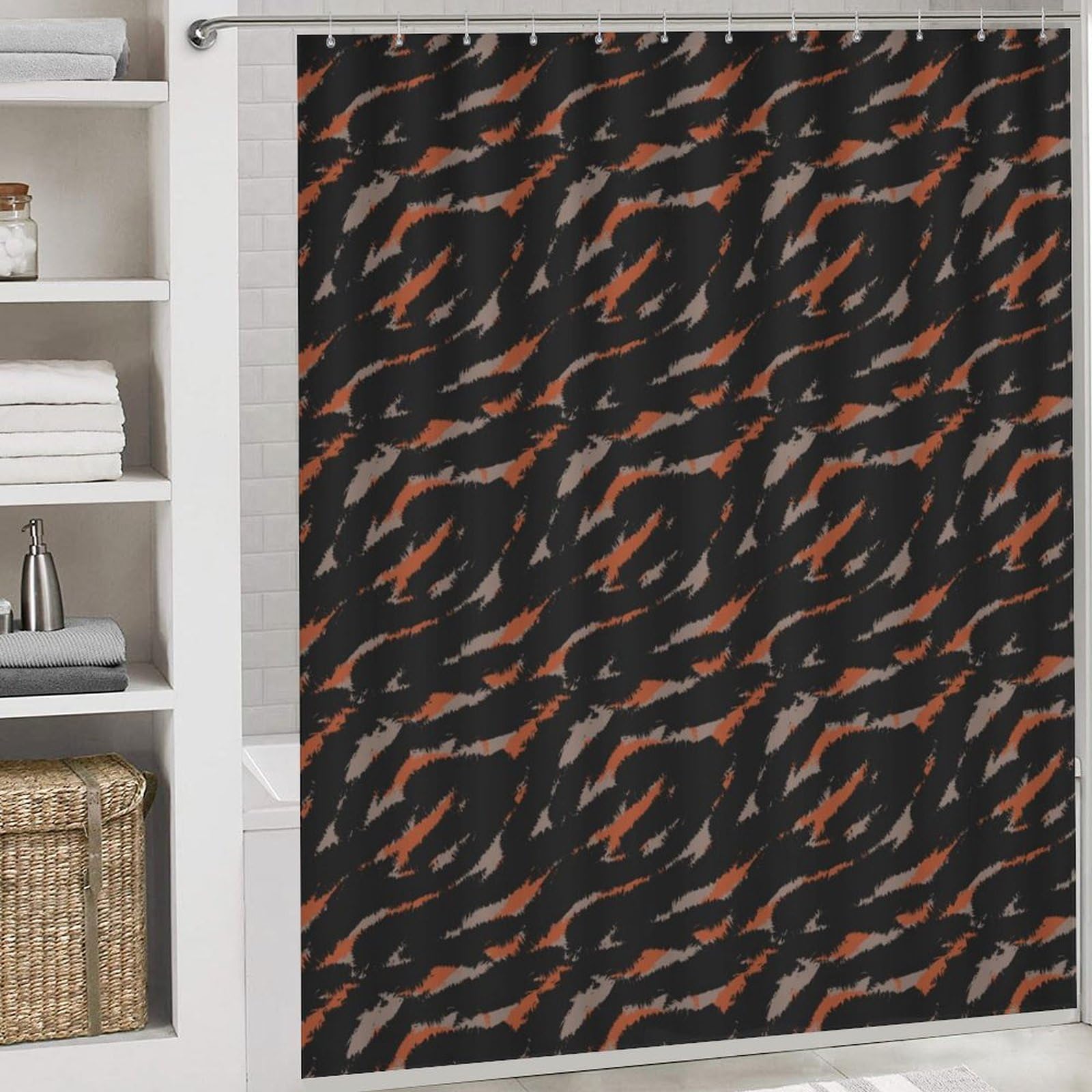 Ensemble de 4 pièces de salle de bain avec rideau de douche et tapis – Camouflage orange et noir – Accessoires de décoration pour couvercle de toilette en forme de U et tapis de couvercle de toilette