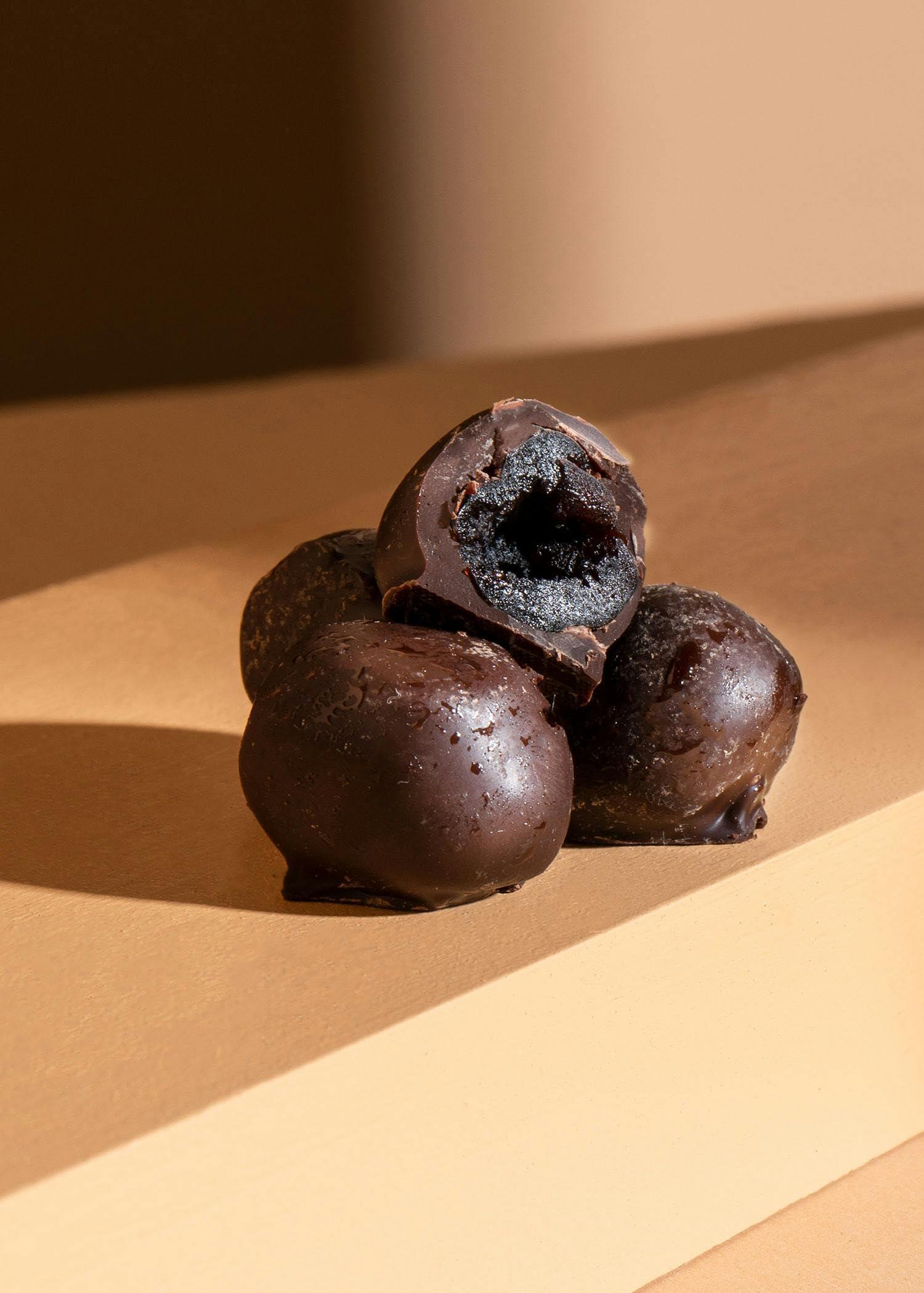KoRo - Cerises amarena au chocolat noir 250 g - Snack sucré à base de fruits chocolatés