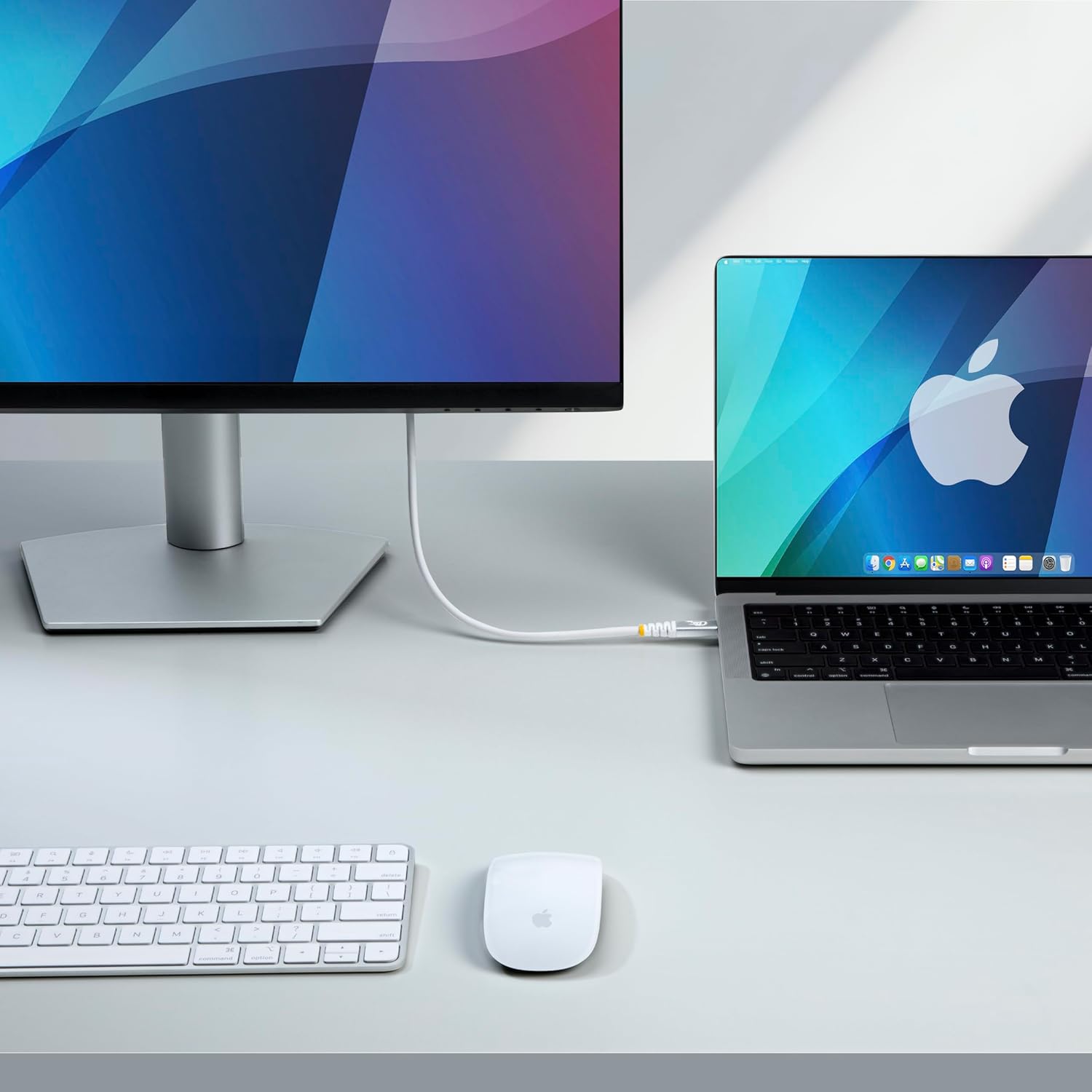 StarTech 3ft (91cm) USB4 Cable, 80Gbps, USB-IF Certified USB-C Cable, 240W, 8K 120Hz/4K 240Hz DP2.1, Thunderbolt 4 Compatible, White