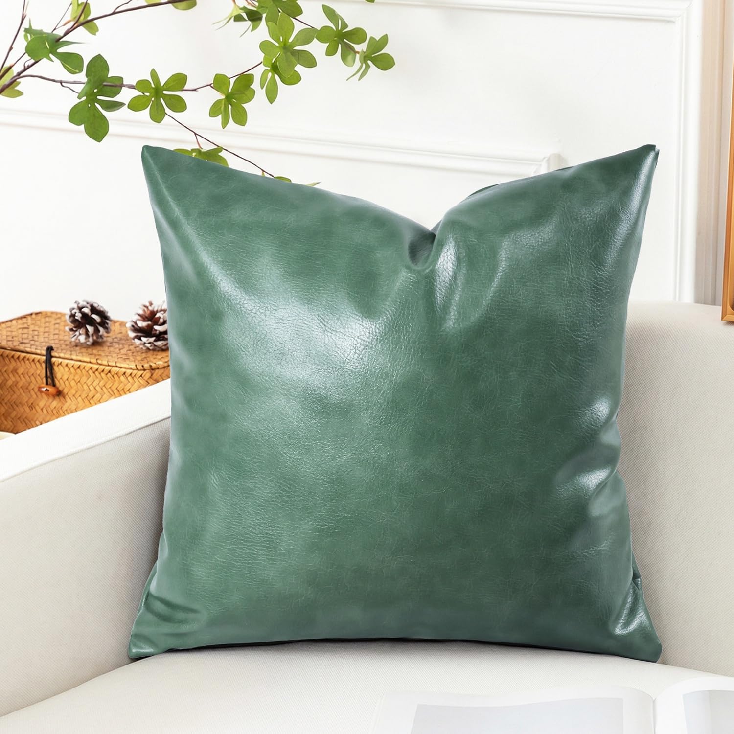 ZEaink Faux Leather Sofa Cushion Pillow Cover 40x40 /45x45/50x50 cm Waterproof Throw Pillow Cover with Zipper Modern Decorative Pillow Cases for Sofa Couch Bedroom Living Room(Green,30x50 cm)