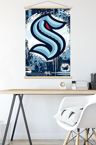 Miniatura 5 de Trends International NHL Seattle Kraken - Póster de pared con logotipo Maximalist 23, 22.37 x 34.00 pulgadas, paquete de impresión premium y