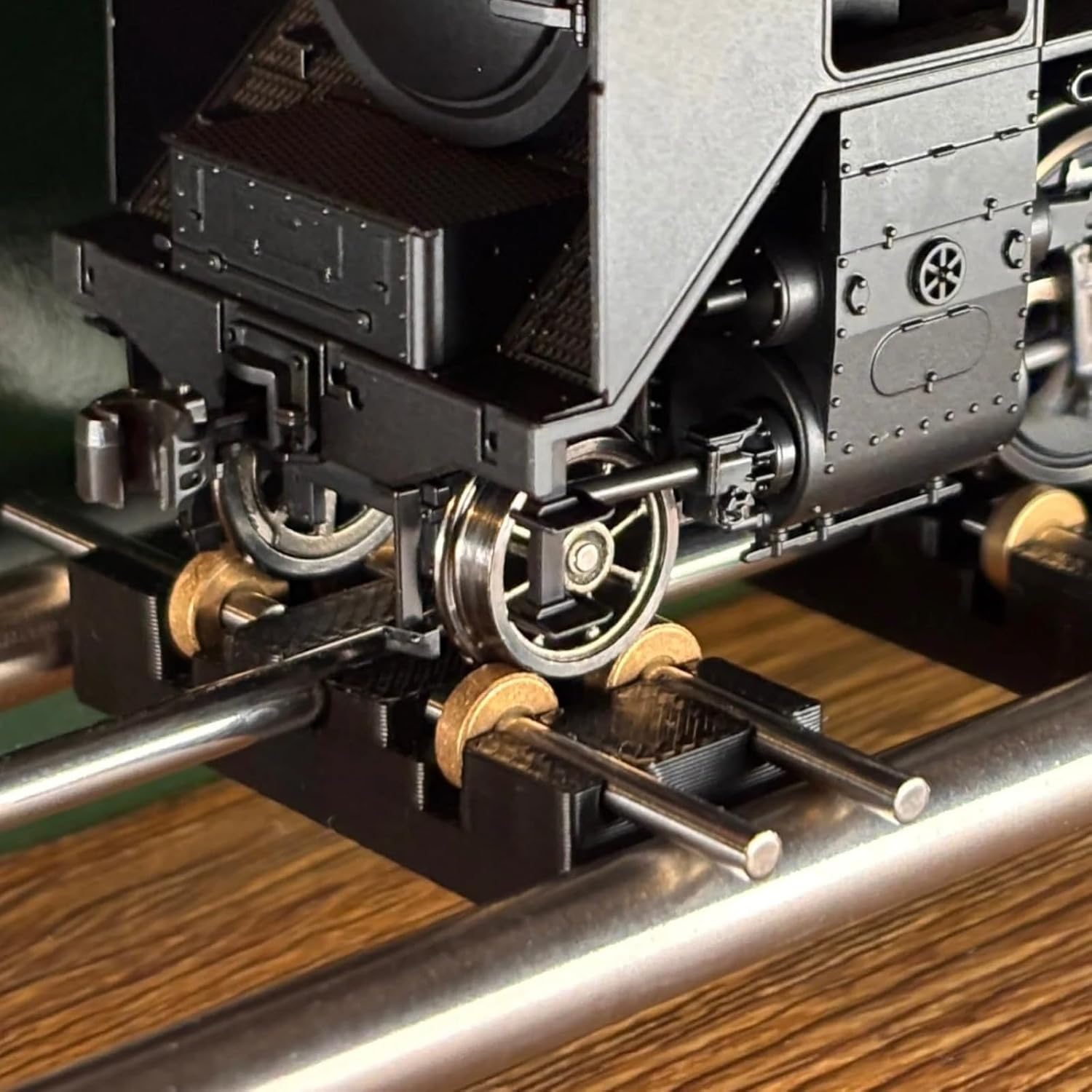 N Scale Model Train Treadmill, Metal Railway Rolling Test Stand for Locomotive Maintenance & Speed Testing, Model Train Accessory for N Scale Trains
