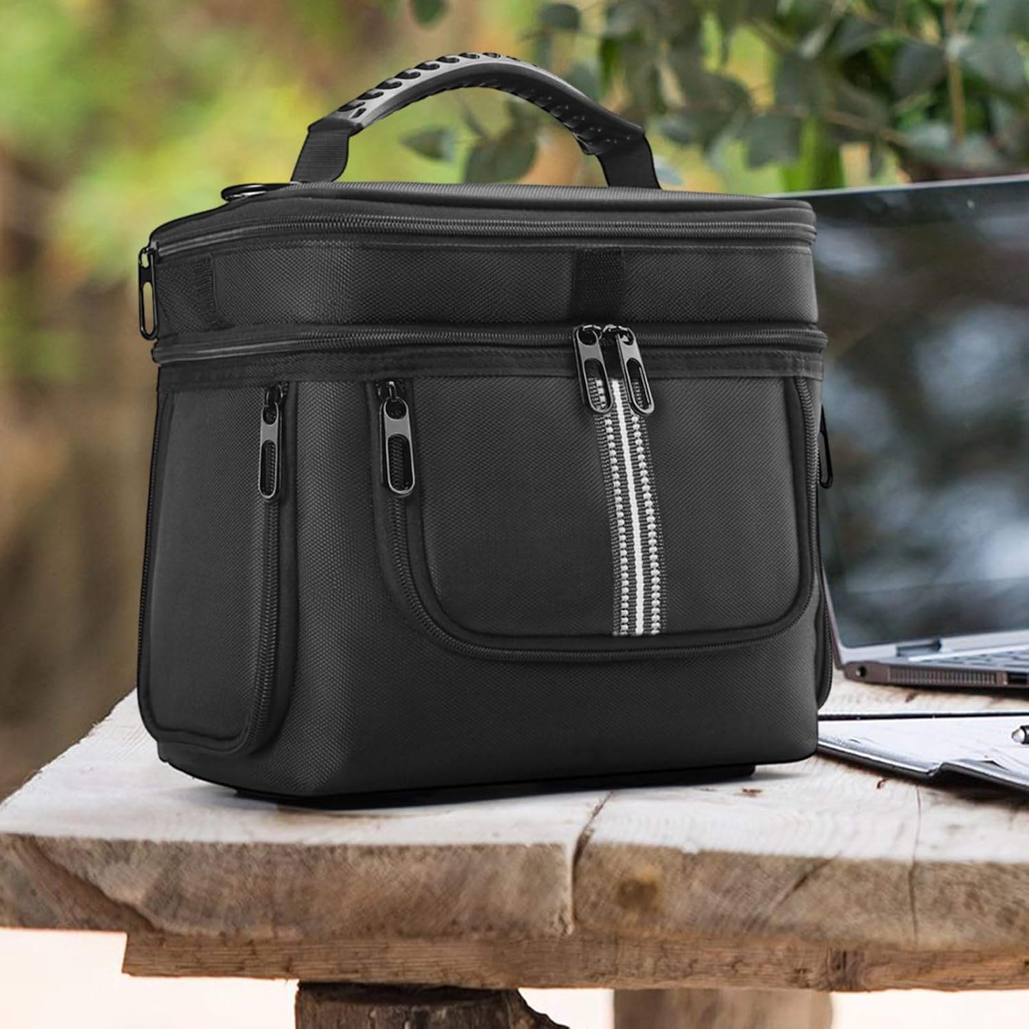 Lezccjm アウトドア ポータブル電源 収納バッグ - 防水 充電ケーブルホルダー - 耐衝撃 ハンドル＆ショルダーストラップ付