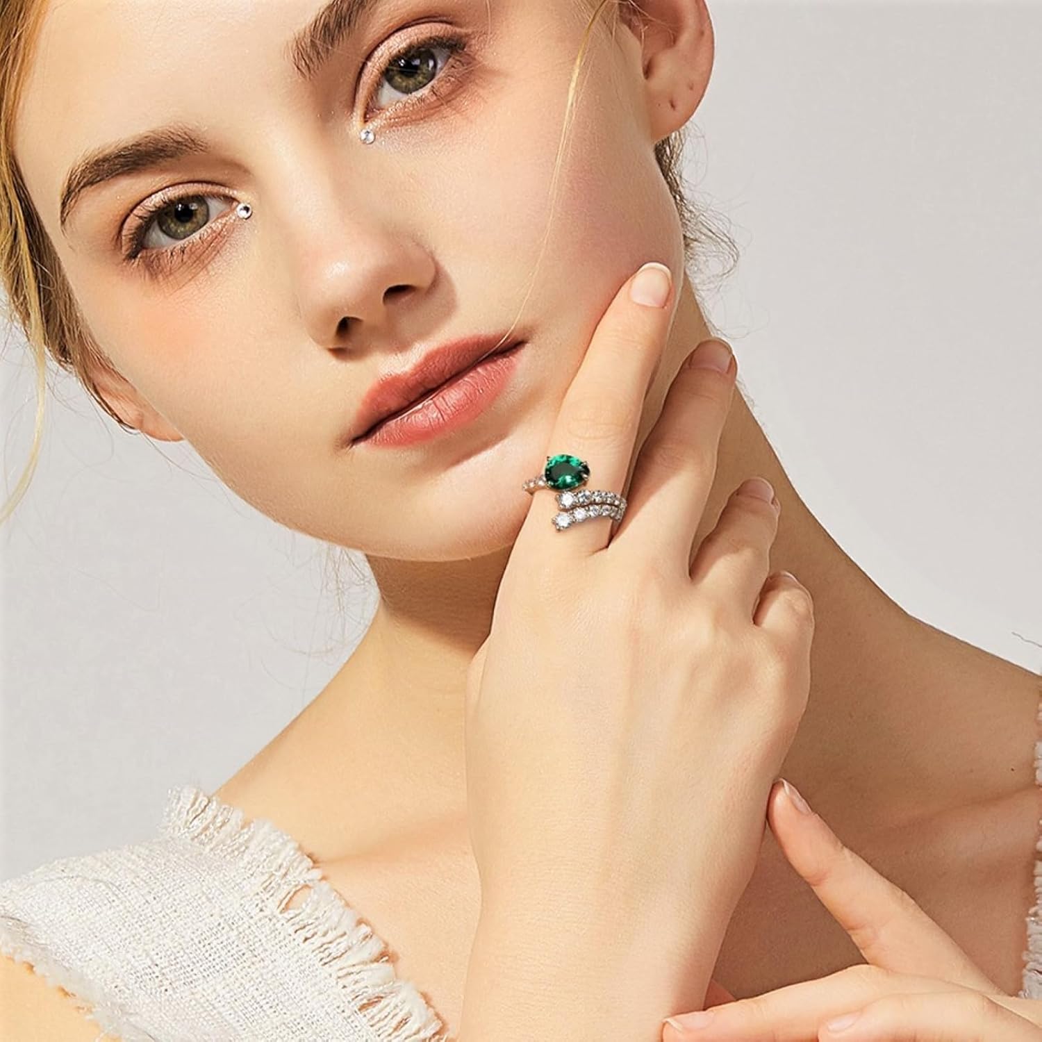 Vintage 925 Sterling Silver Simulated Emerald & Cubic Zirconia Adjustable Ring for Women, Engagement Promise Green Droplet Motif Ring for Her