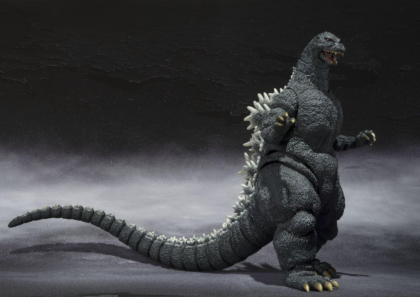 Onе-Dау Sаlе: Uр tо 40% оƒƒ Bandai Tamashii Nations S.H. Monsterarts Kou Kyou Kyouku Godzilla (1989) Action Figure