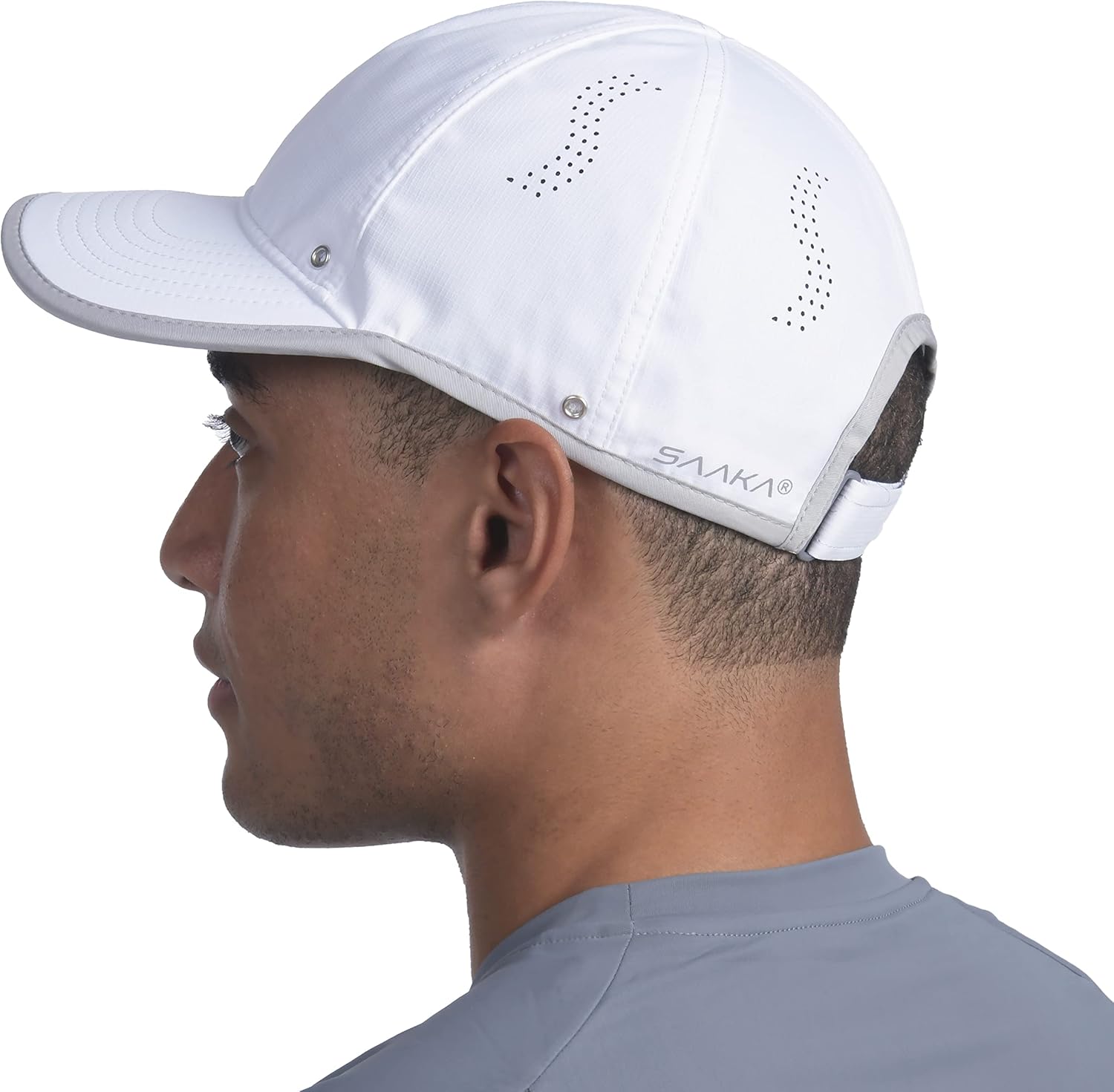 SAAKA Sombrero deportivo ligero para hombre. Secado rápido, se mantiene fresco. Ideal para correr, tenis, golf y entrenamiento.