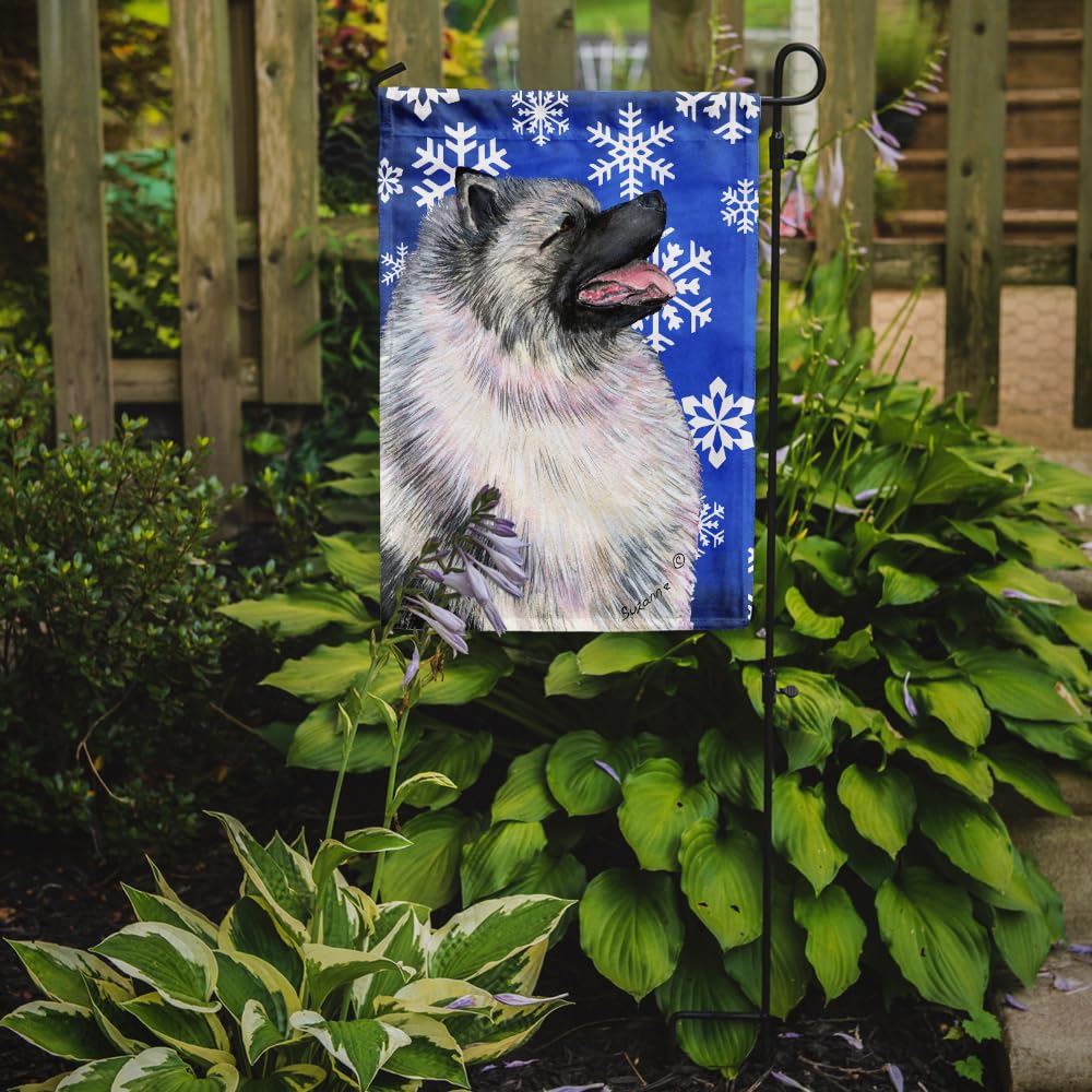 Caroline's Treasures SS4626GF Keeshond Winter Snowflakes Holiday Flag Garden Size, Small, multicolor