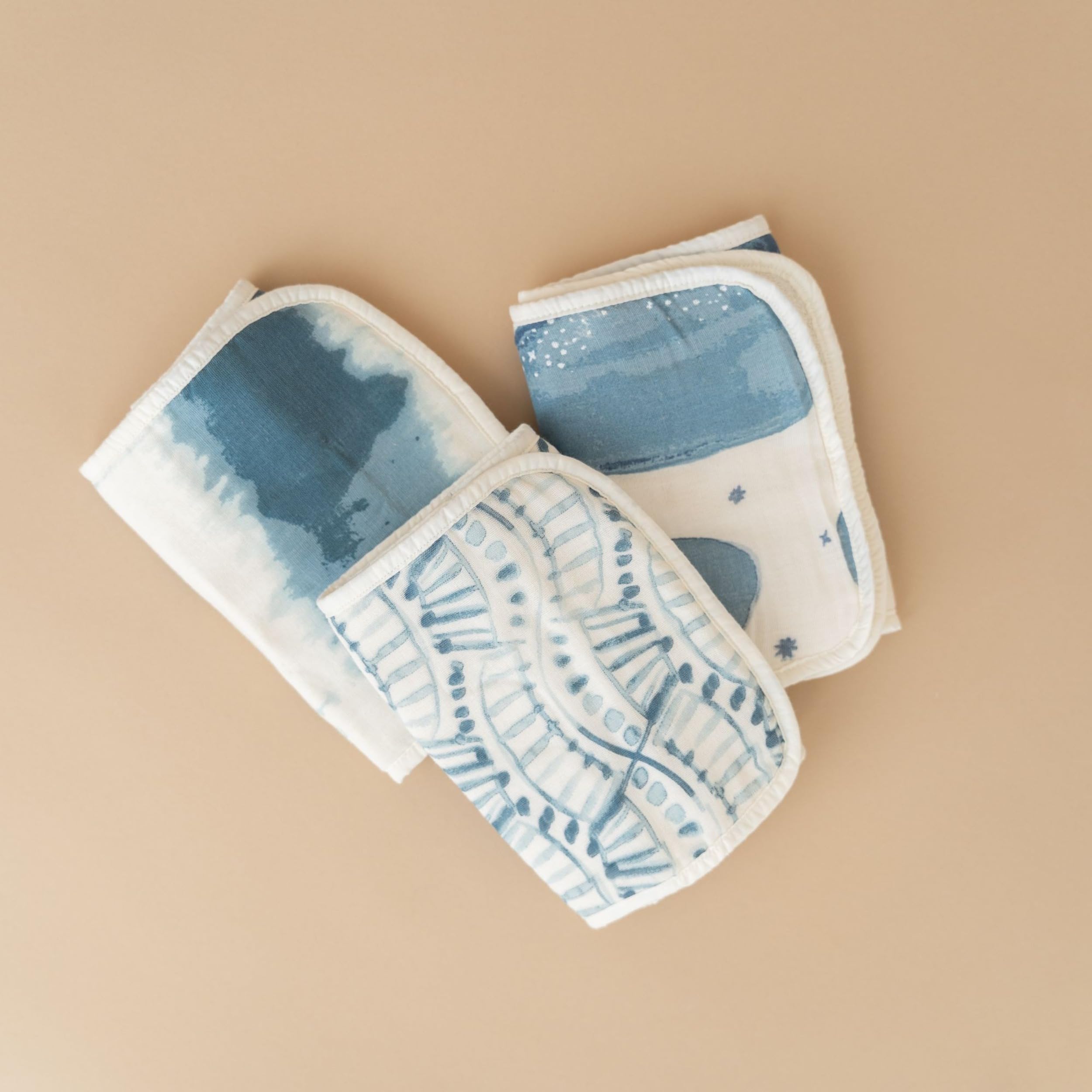 Crane Baby Pack de paños de Muselina para bebé, Pack de 3, 100% Muselina de algodón, Estampado de Ballena, imprescindible para bebé