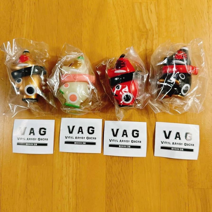 Amazon.co.jp: VAG 郷土玩具怪獣 アカベゴン 蓄光 赤べこ フィギュア