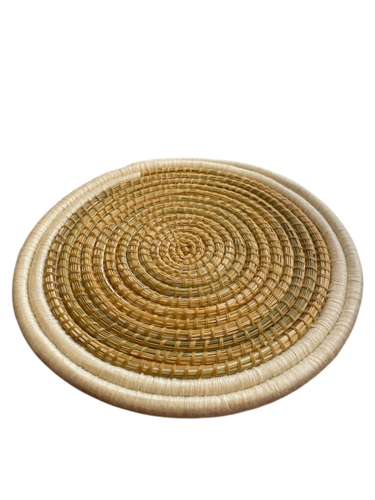 JARRE EN TERRE CUITE AVEC ROBINET : UNE MANIÈRE NATURELLE DE PURIFIER VOTRE EAU - ENSEMBLE COMPLET AVEC 2 TASSES ET UN PLATEAU. CAPACITÉ DE 1.5+ ou - LITRES.