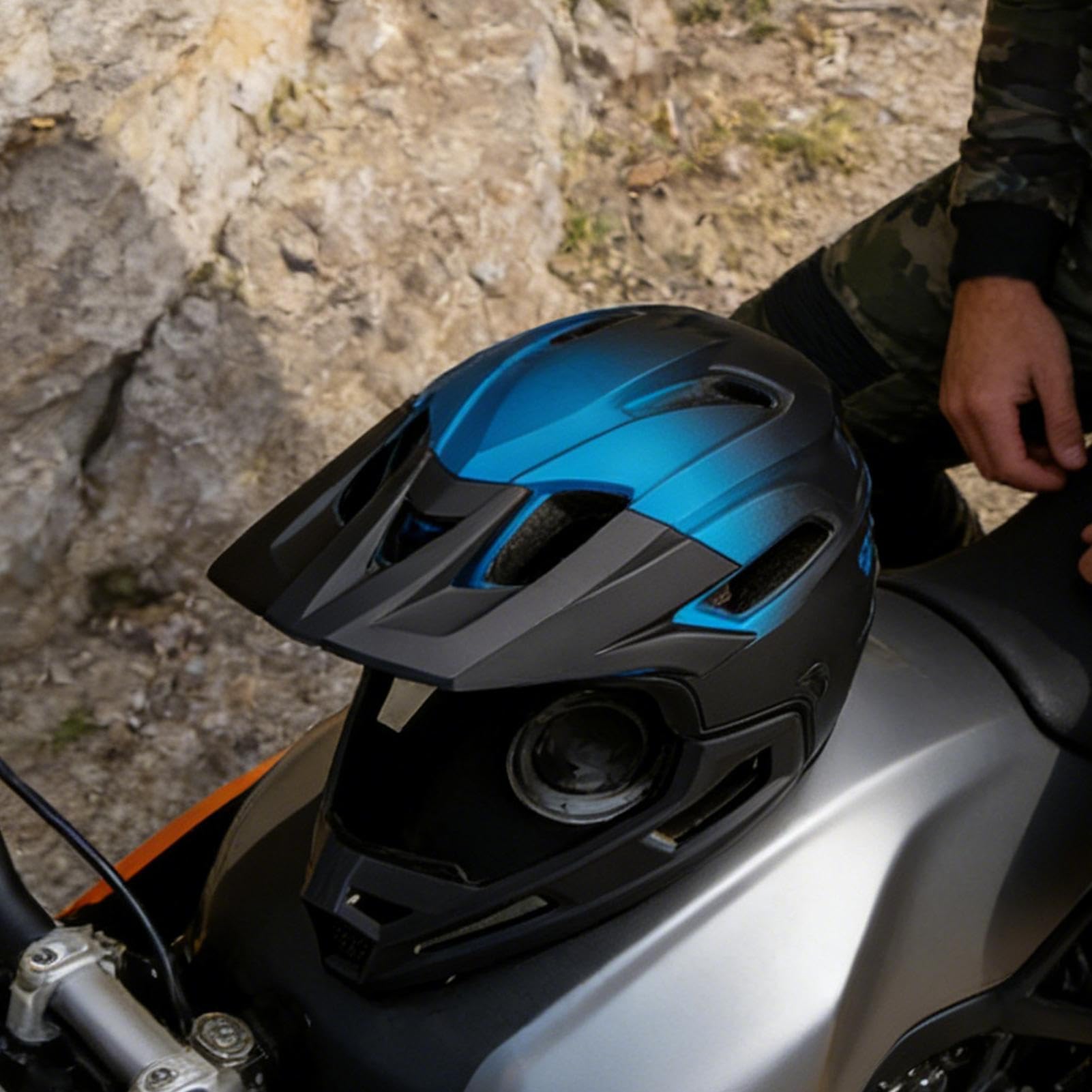 Casco de moto para hombre – Casco rígido ajustable resistente a los arañazos, casco integral para mujeres, hombres, mujeres, adolescentes, esposa, marido, hijo, hija y familia para el skateboarding