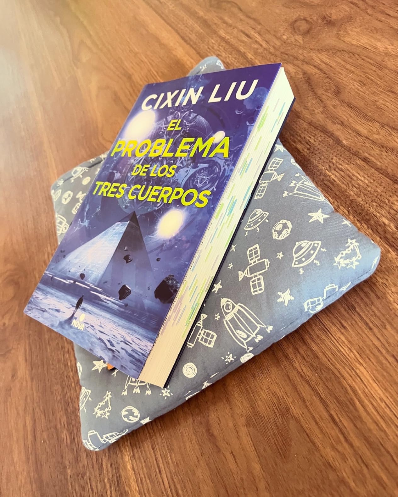 El problema de los tres cuerpos (Trilogía de los Tres Cuerpos 1) (Nova ...