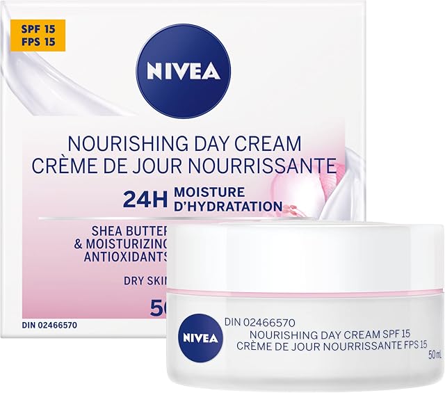 NIVEA Nourishing Day Crème avec SPF 15, 24H L'humidité, 50ml | Hydratant pour peau sèche avec beurre de karité